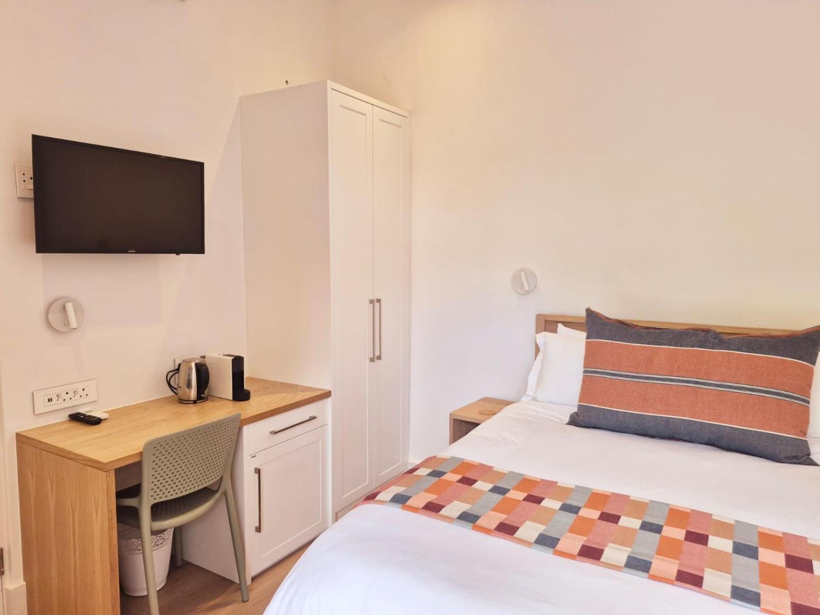 Standard Queen Room - Photo 1