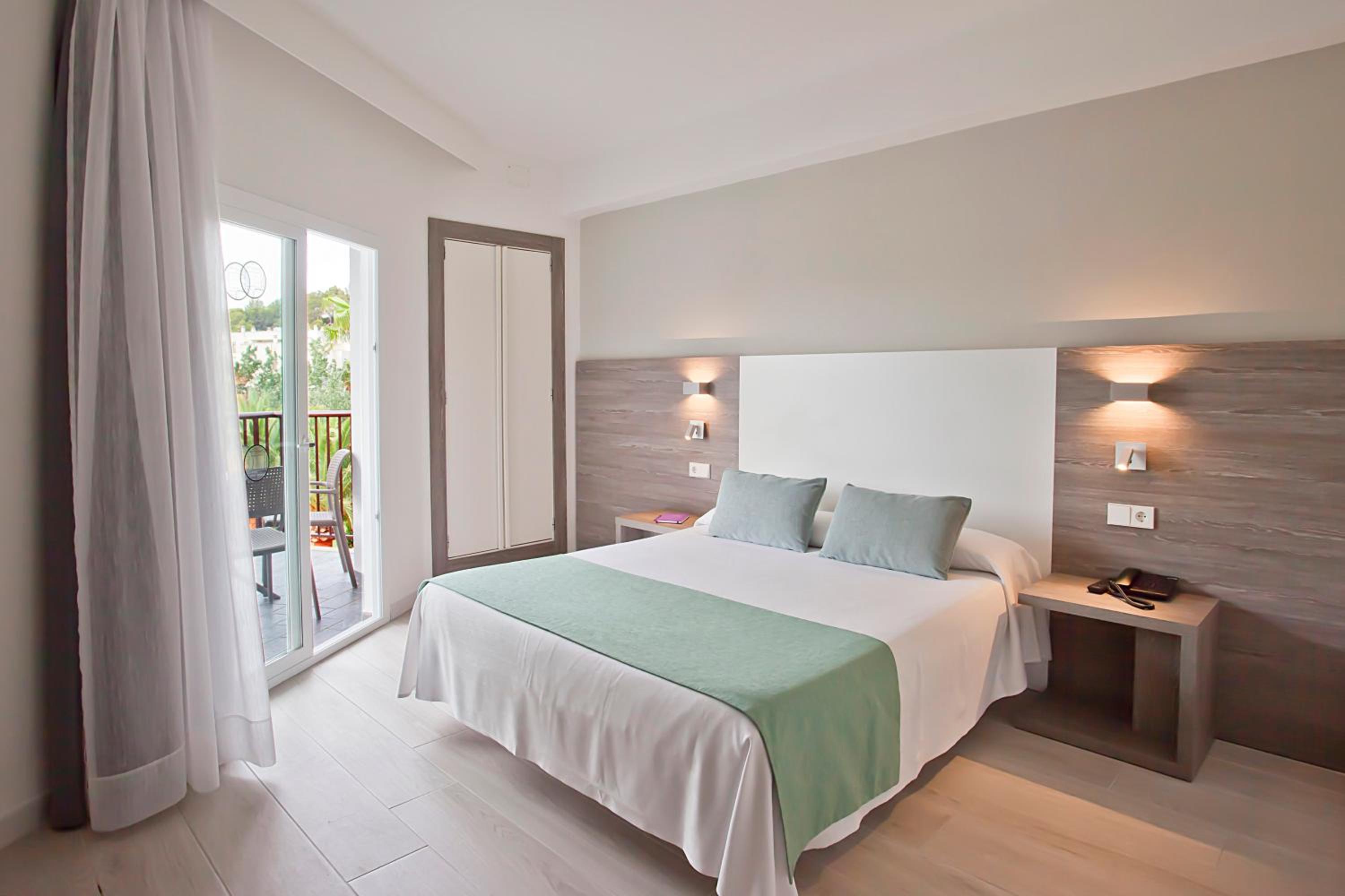 Double Room with Pool View (2 Adults + 1 Child)