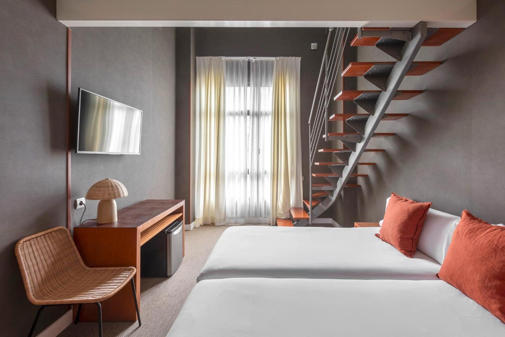 Duplex Quadruple Room - Photo 1