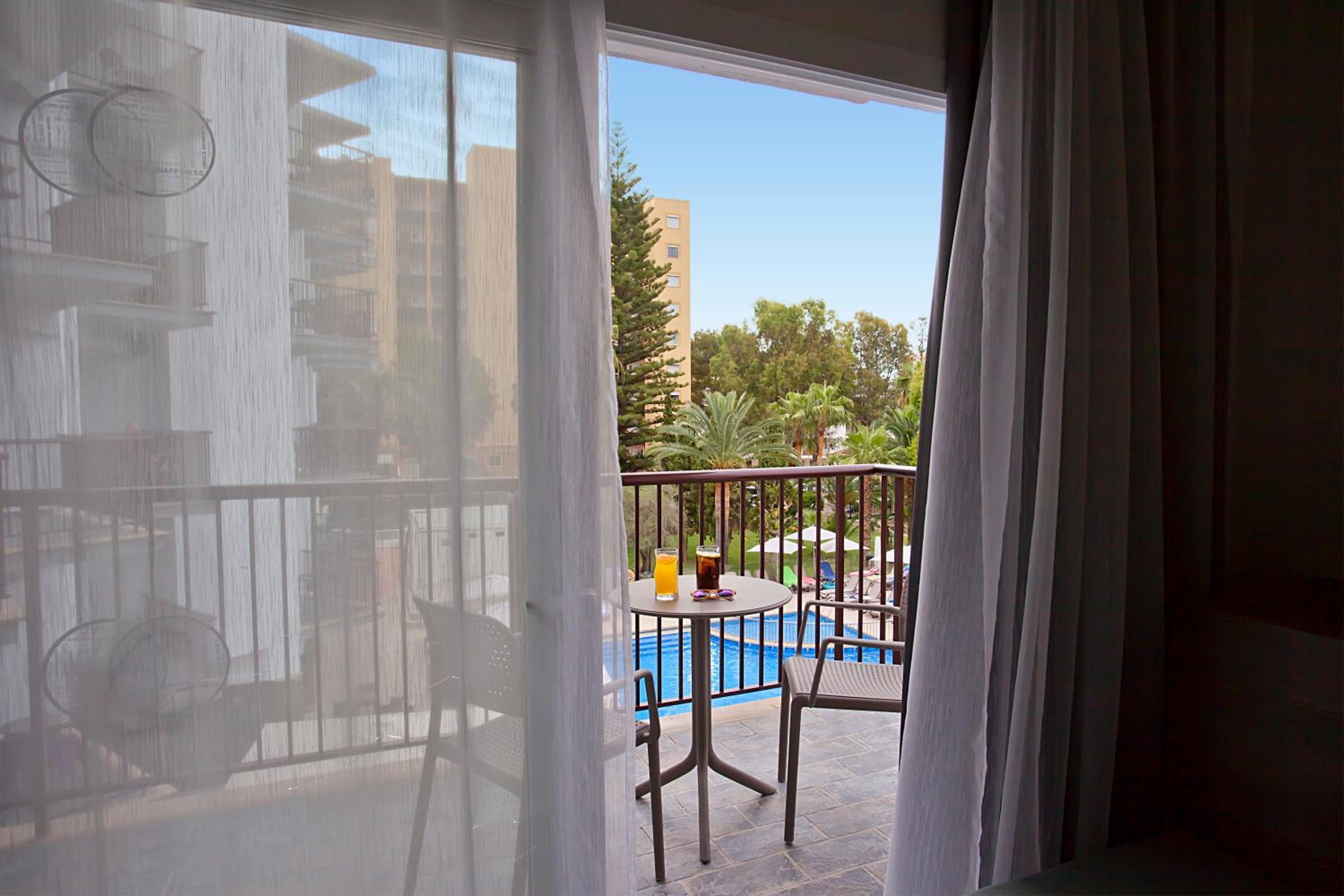 Junior Suite with Pool View