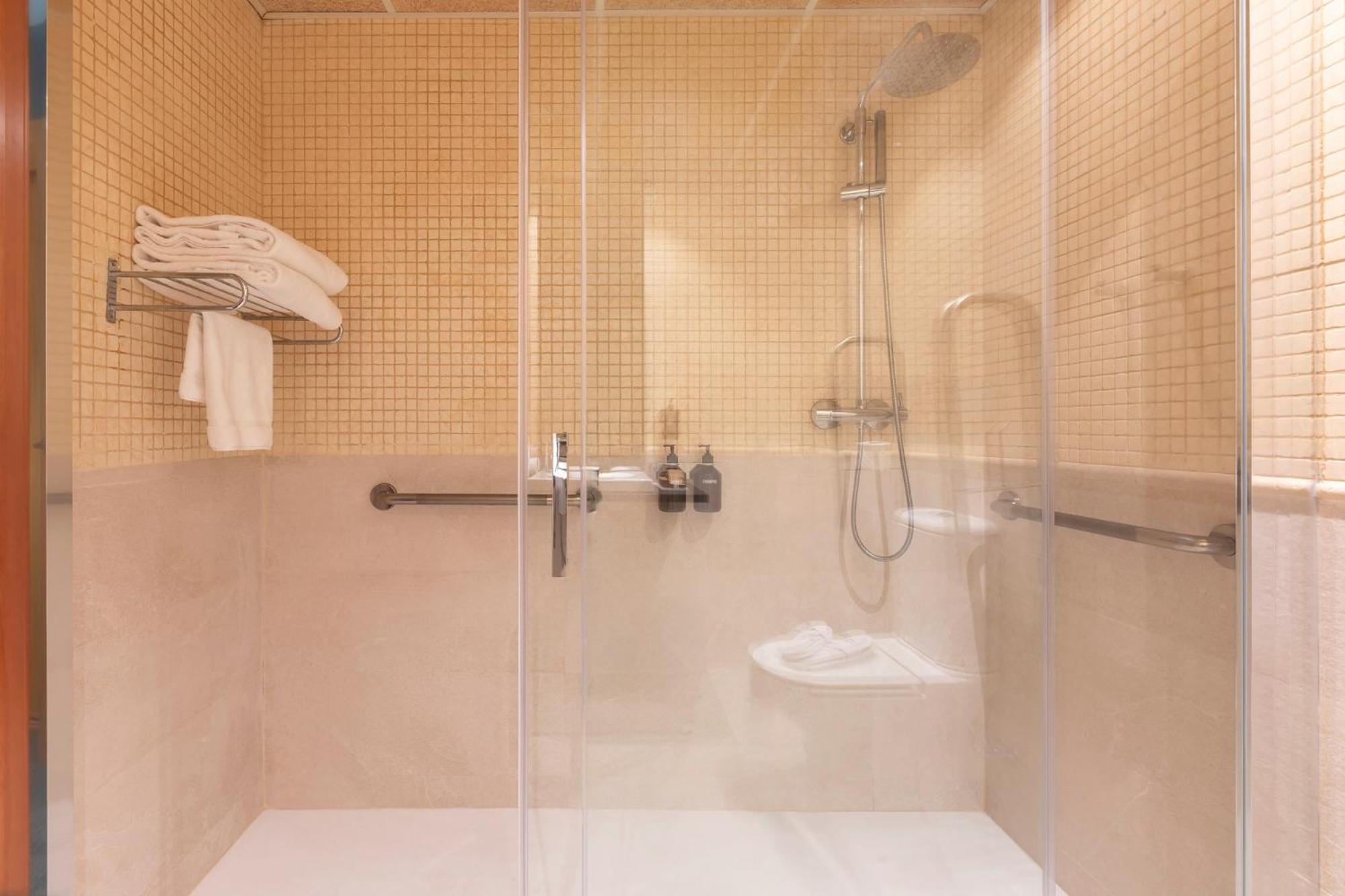 Superior Triple Room photo 2