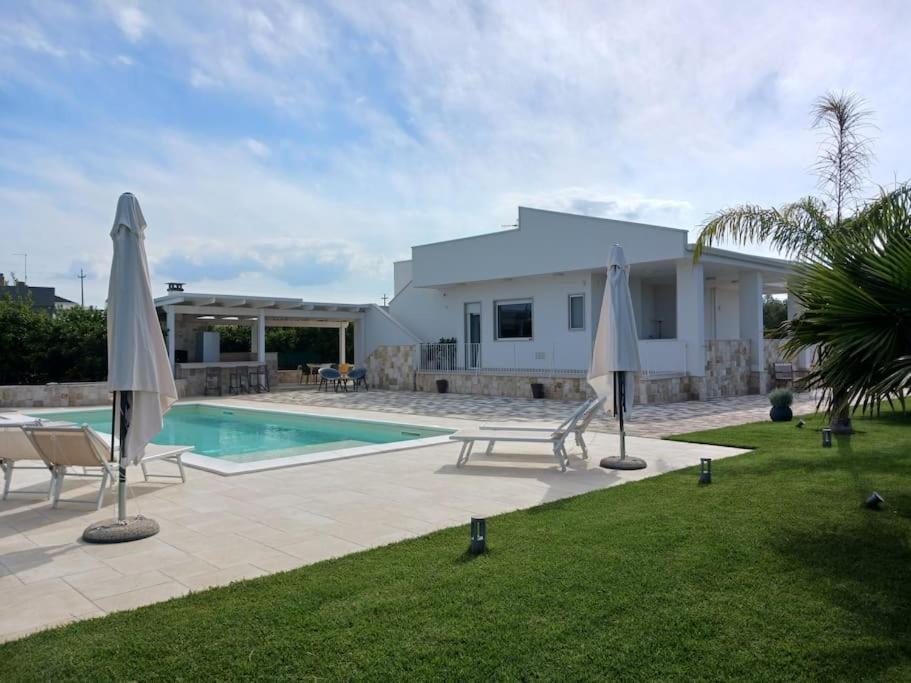 Three-Bedroom Villa photo 2