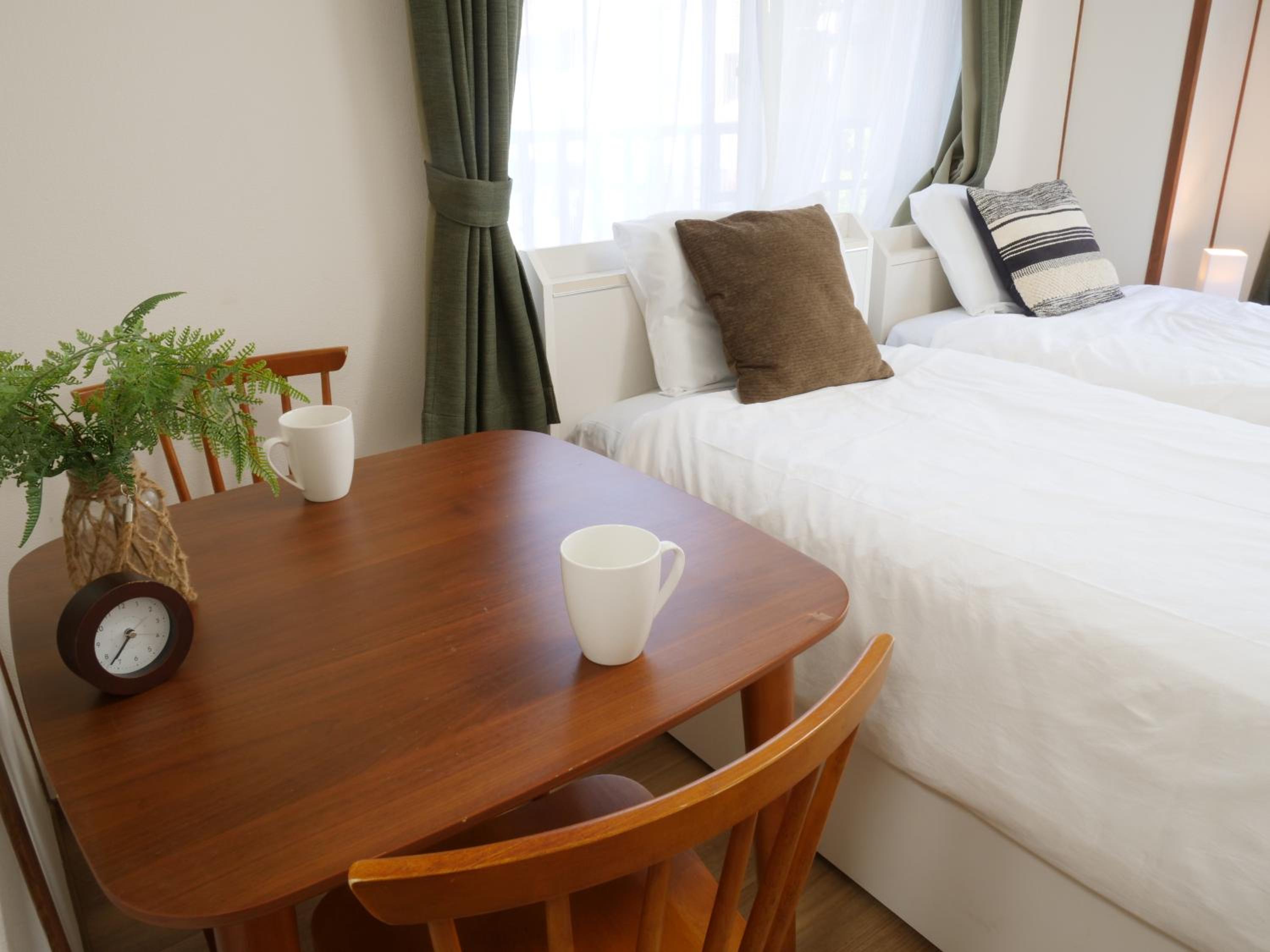 One-Bedroom Apartment photo 1