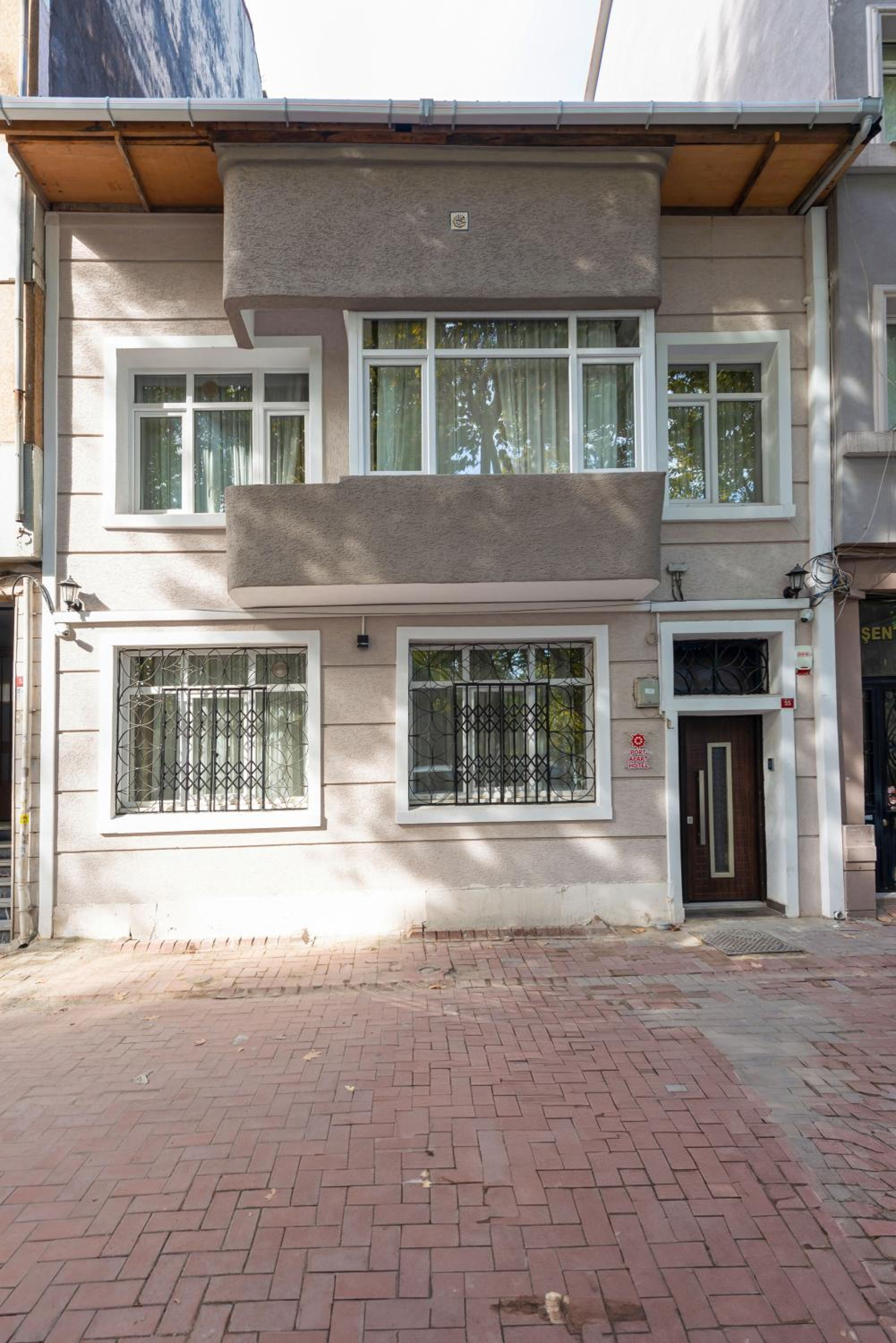 Three-Bedroom Deluxe Apartment photo 2