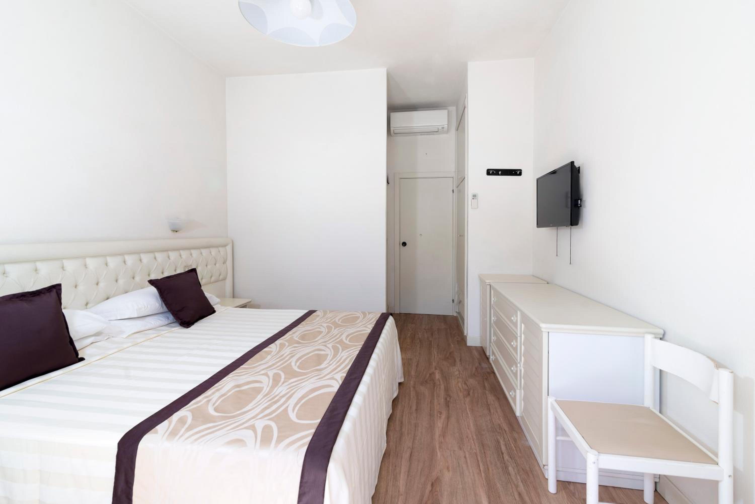 Double or Twin Room photo 2