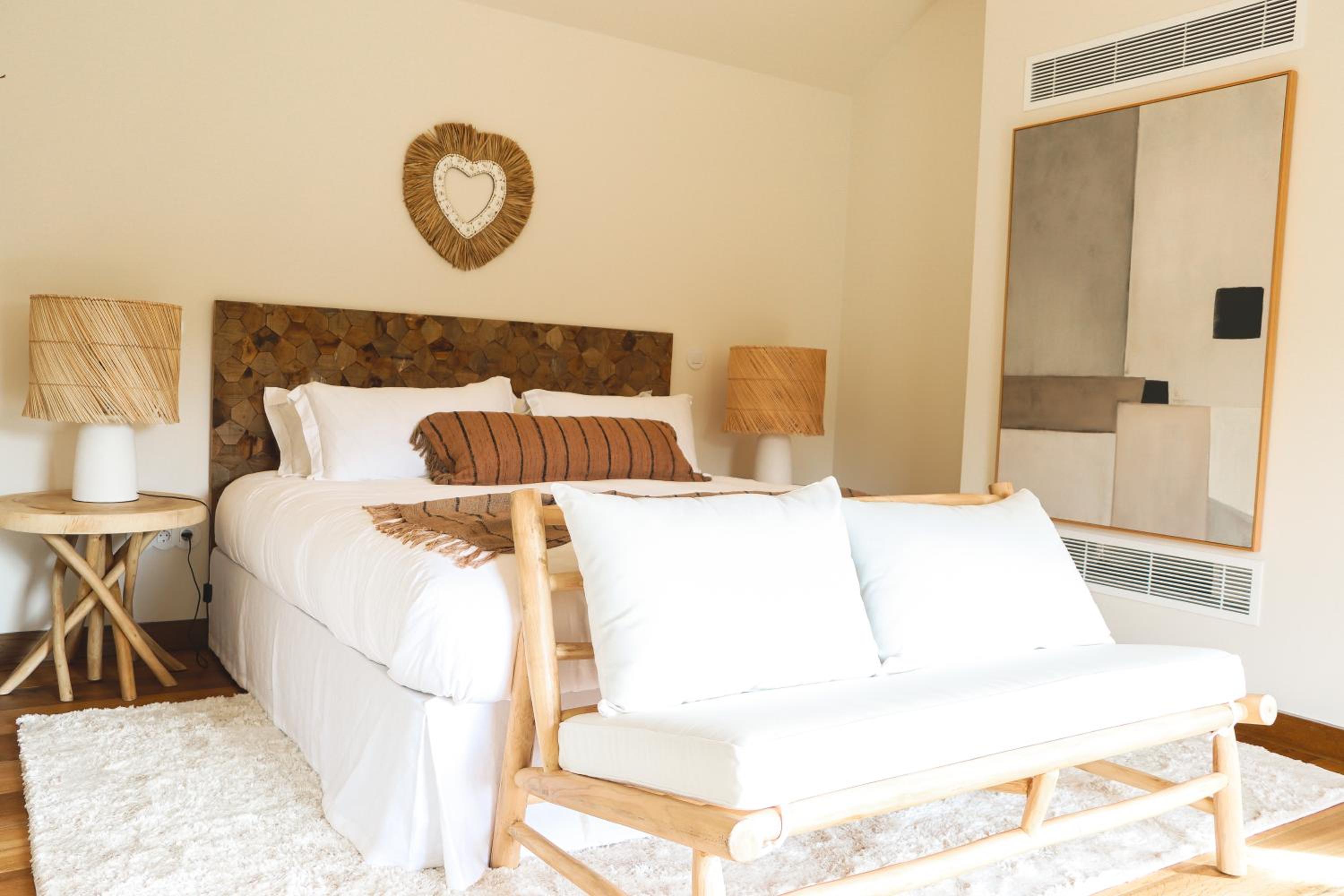 Deluxe Double Room with Balcony photo 1