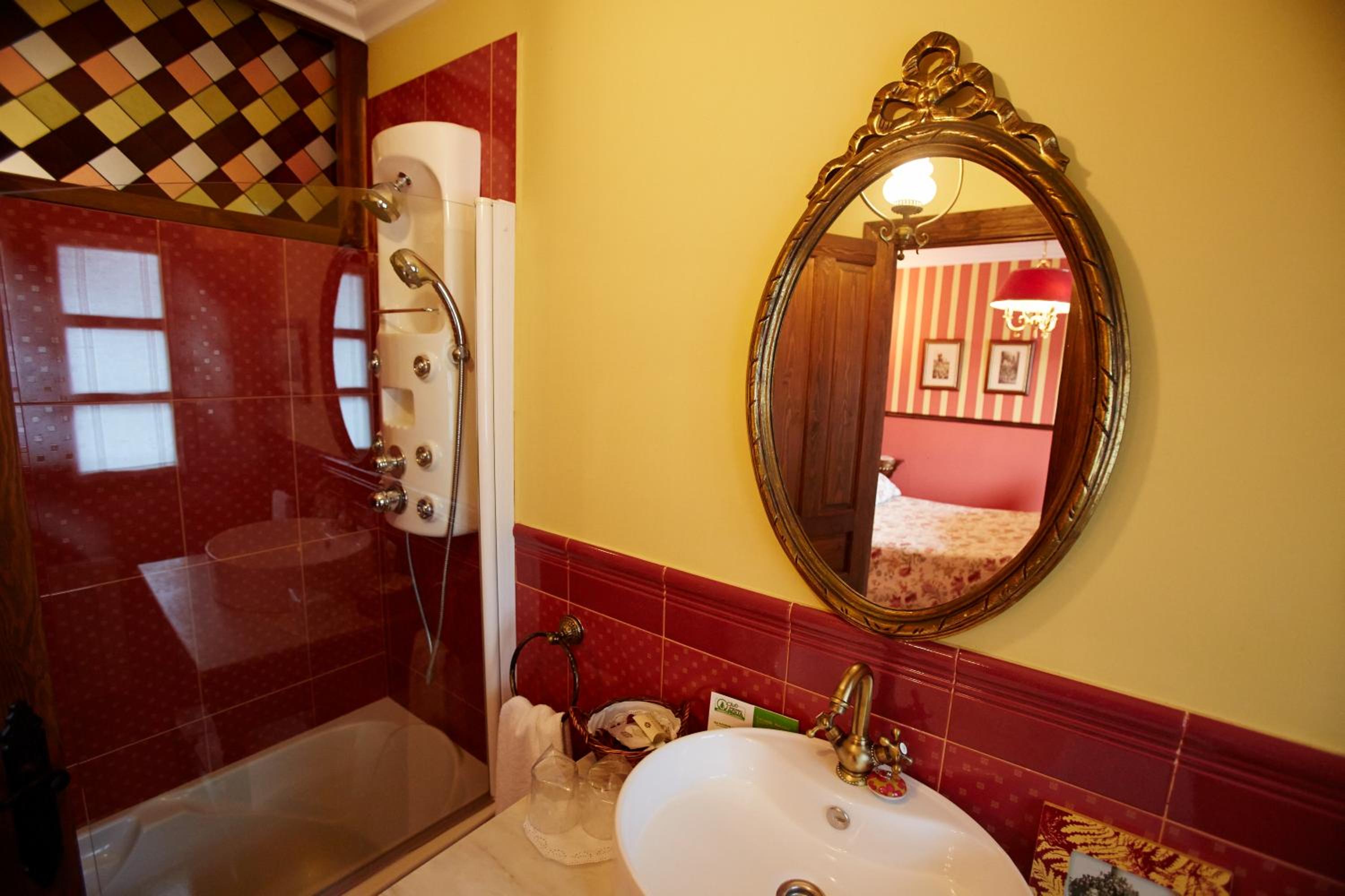 Budget Double Room photo 2