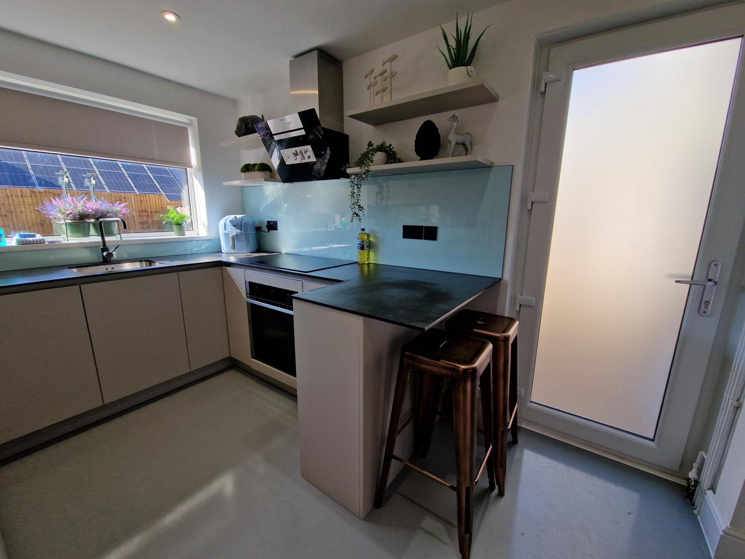 Three-Bedroom House photo 2