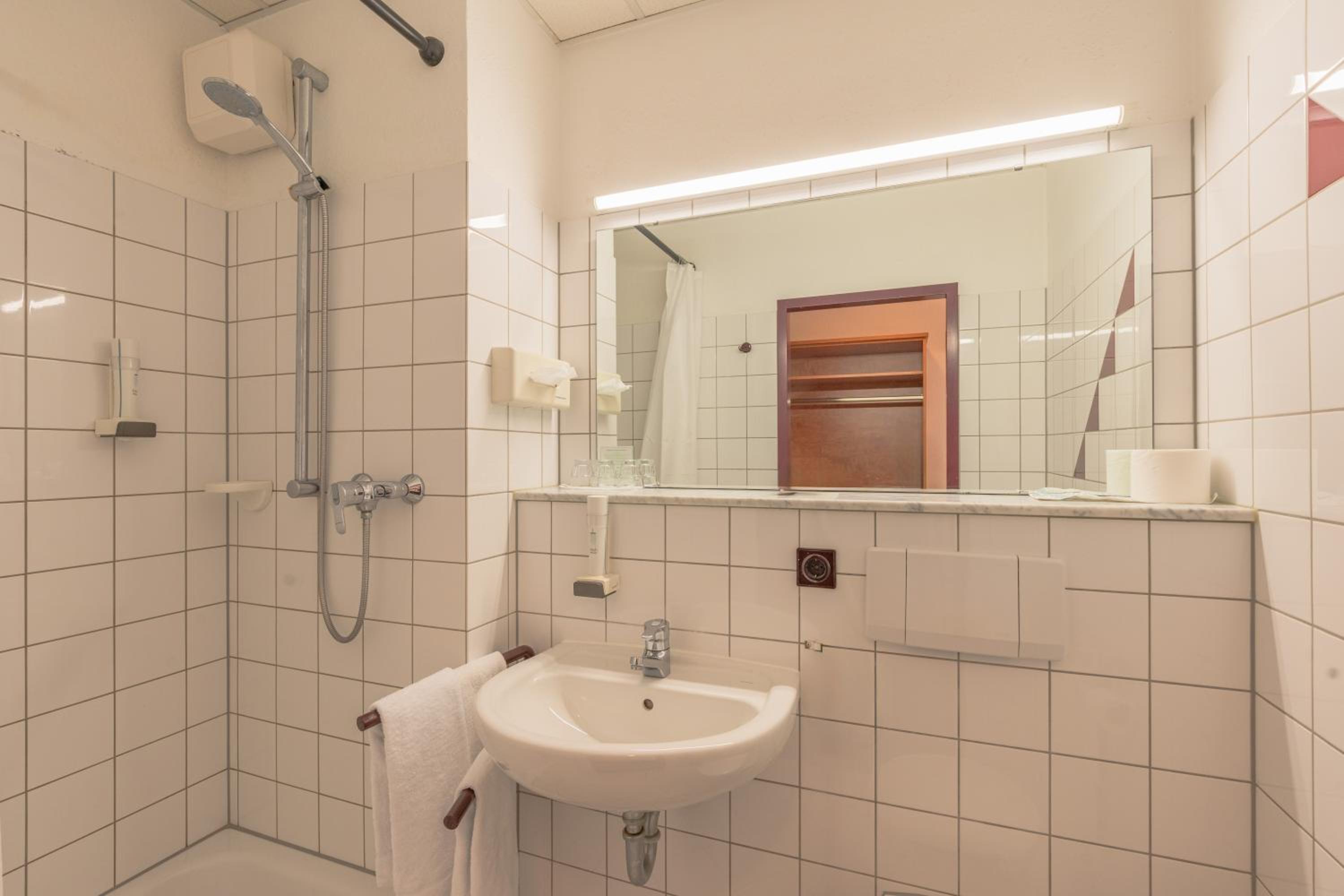 Single Room photo 2