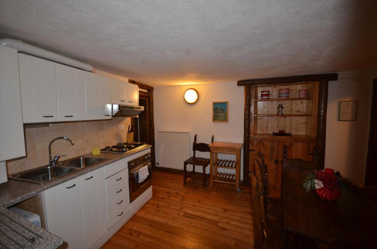 Small Two-Bedroom Apartment photo 2