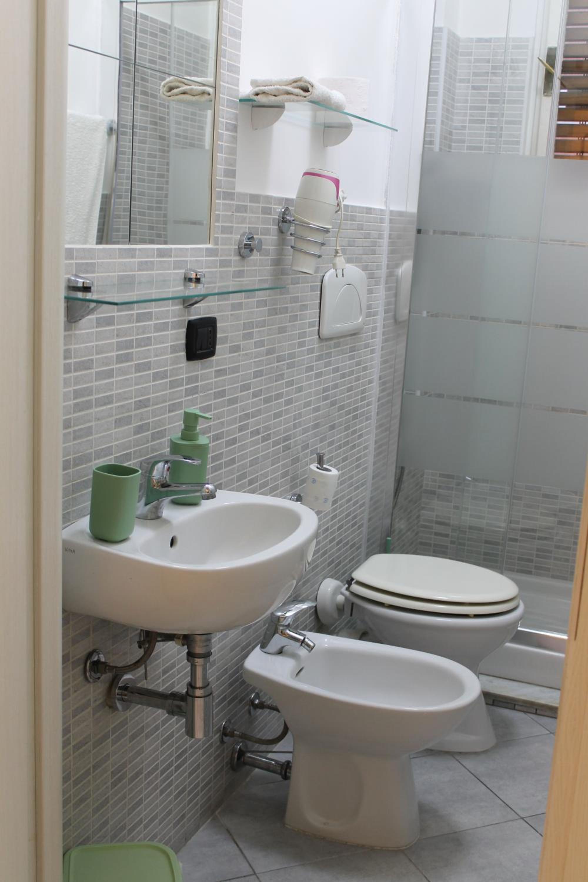 Single Room photo 3