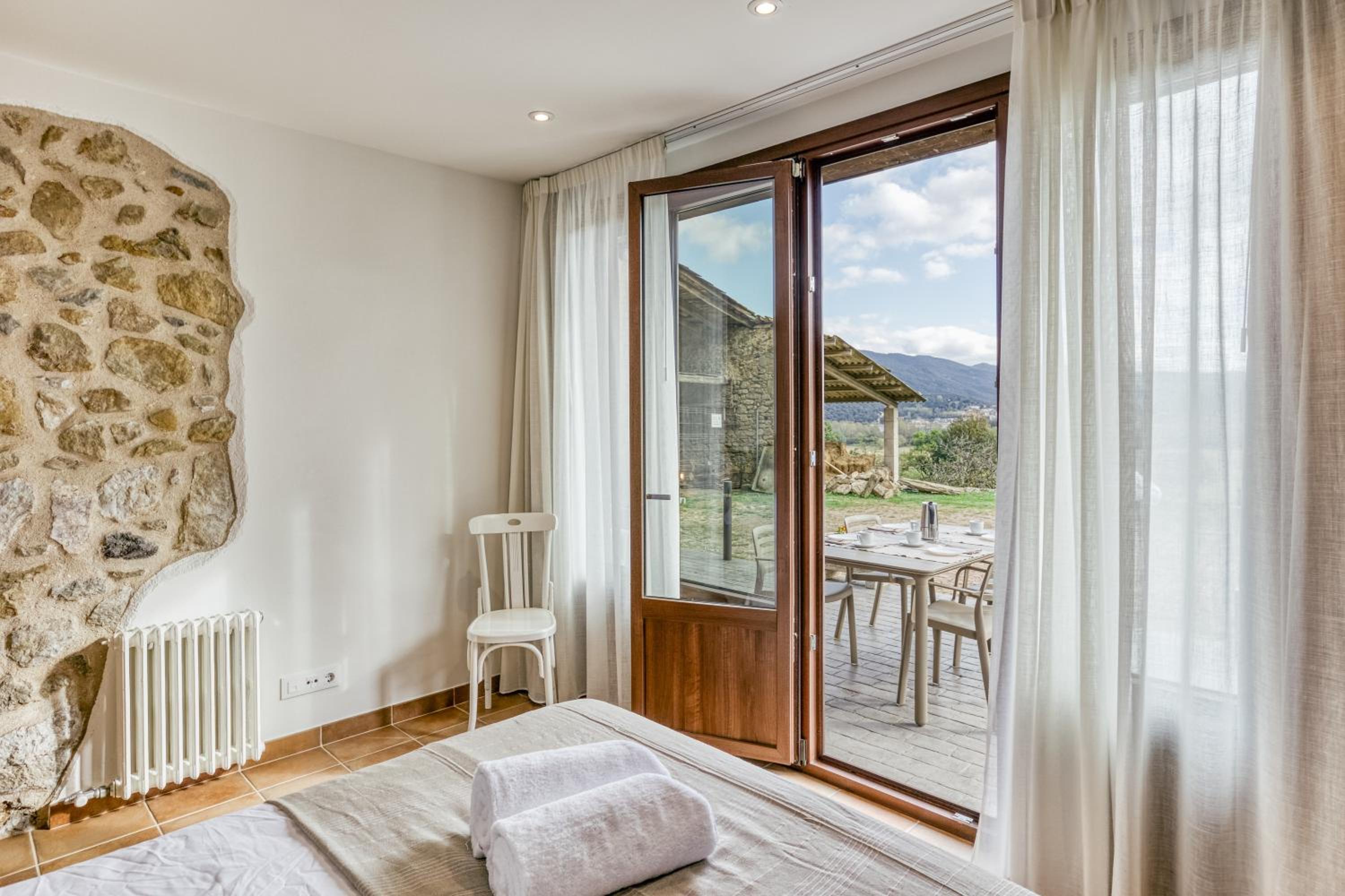 Two-Bedroom Deluxe Apartment with Garden View photo 3