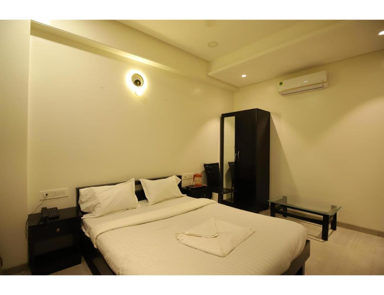Single Room photo 2