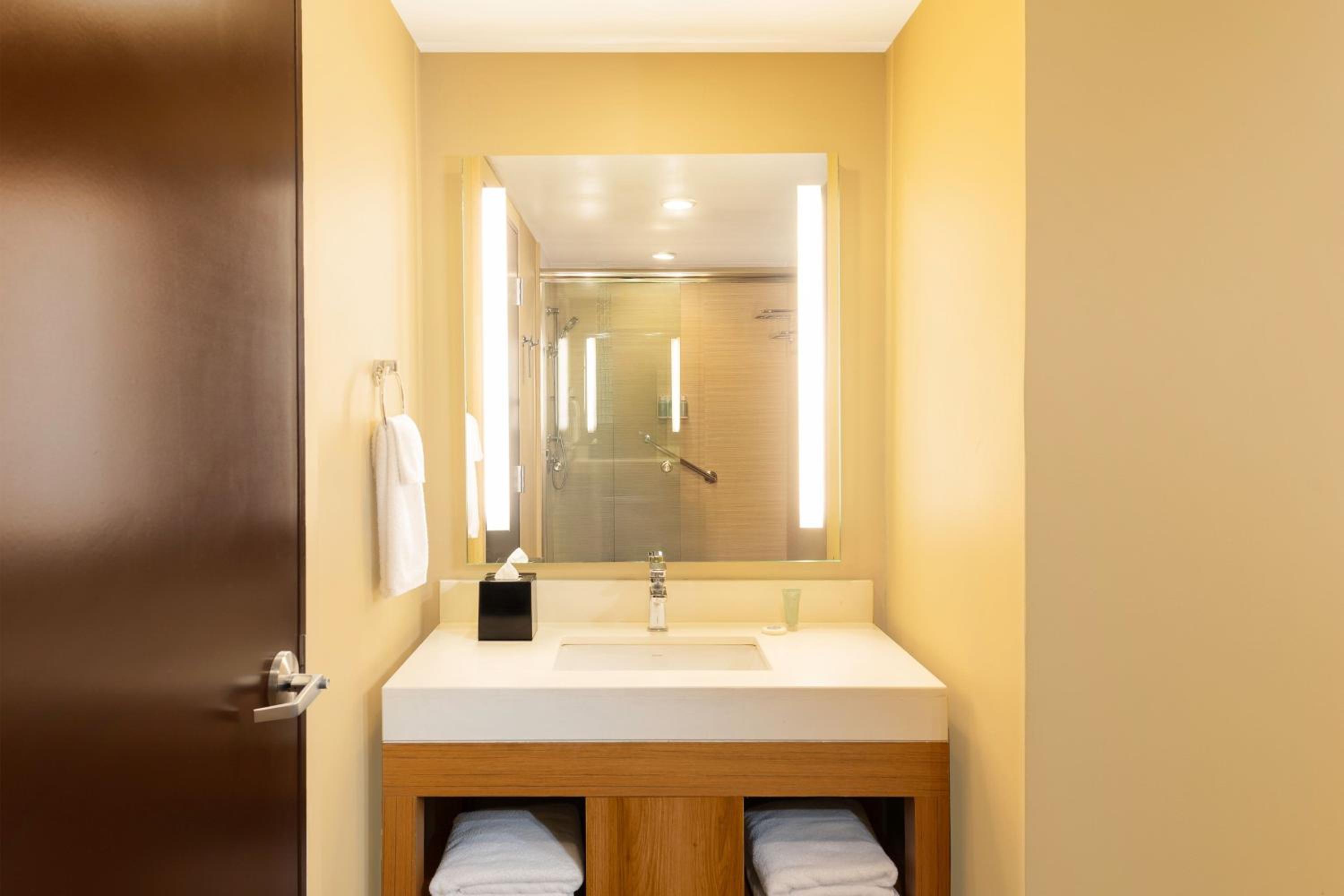 King Room with City View photo 2