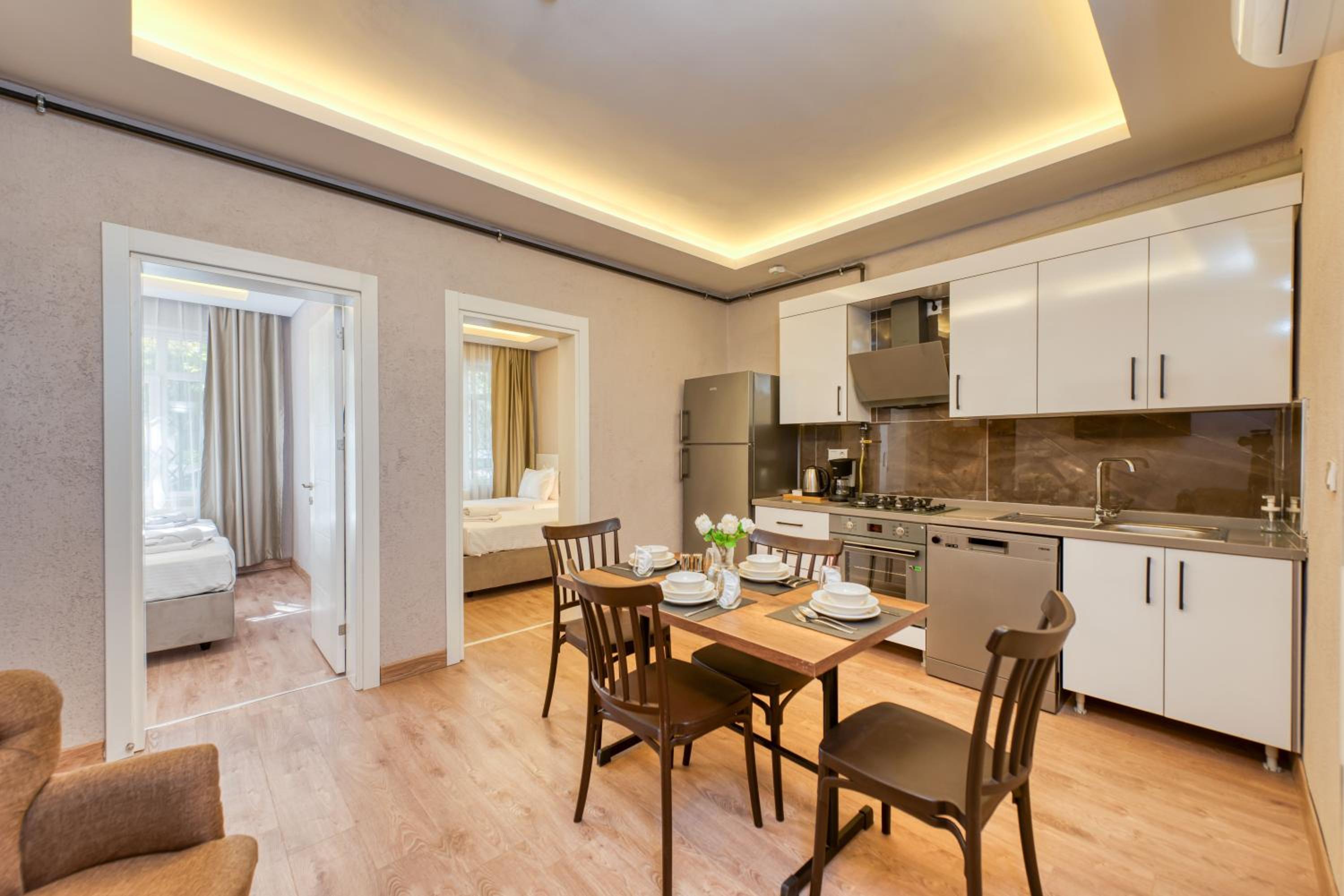 Three-Bedroom Deluxe Apartment photo 2