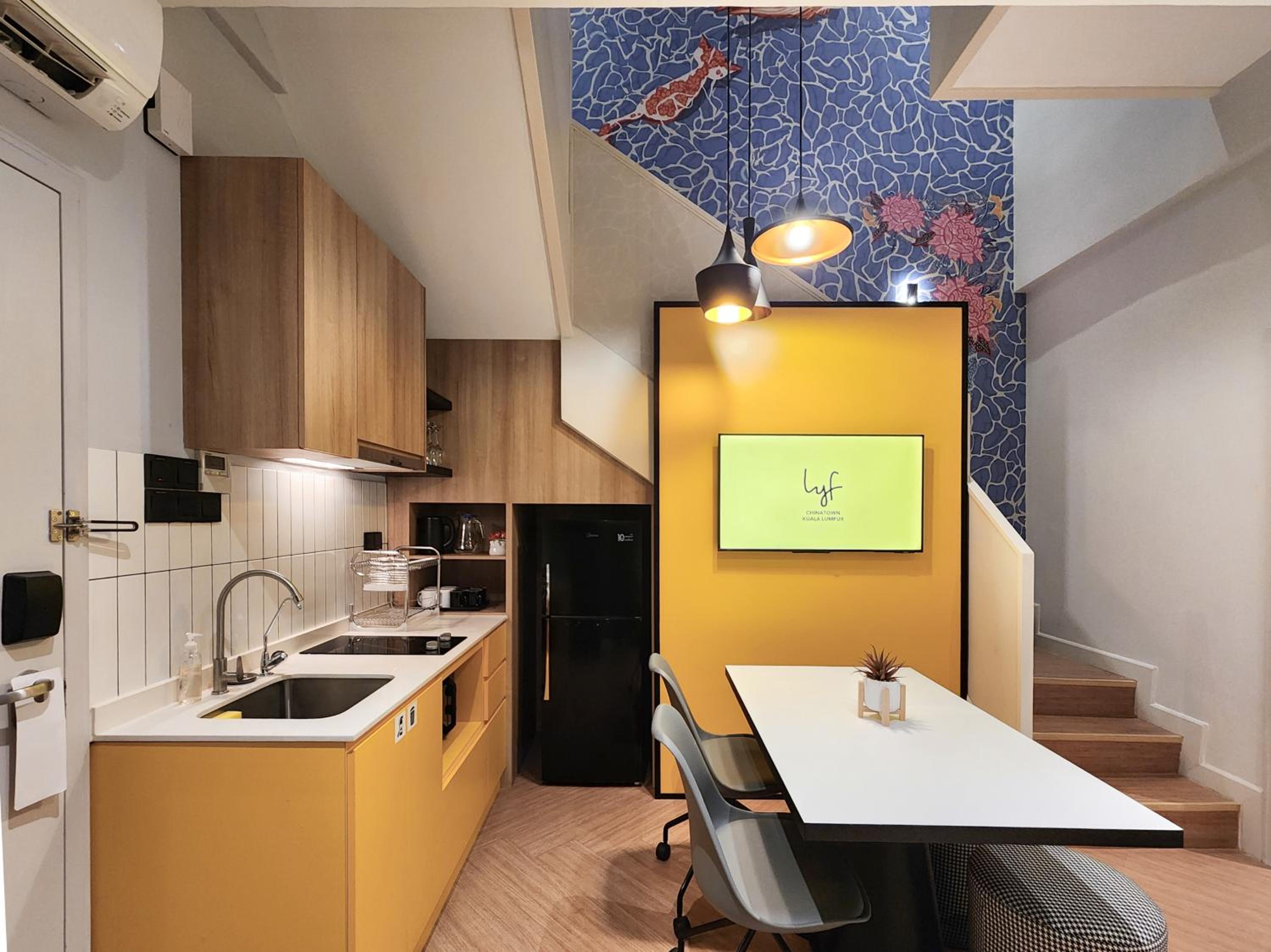 All Together, 4-Bedroom Duplex, Kitchenette