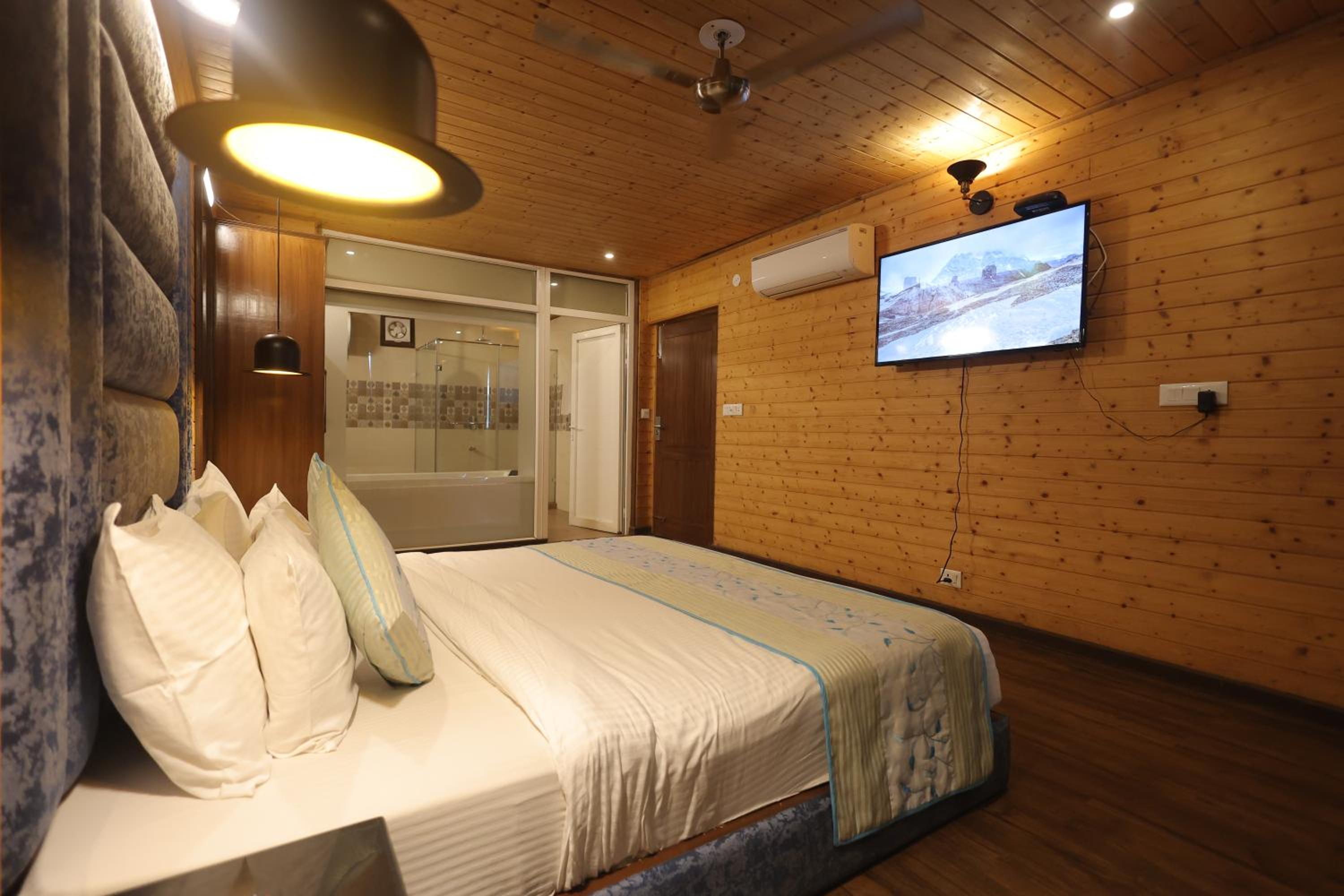 Two Bedroom Premium Apartment with Jacuzi photo 2