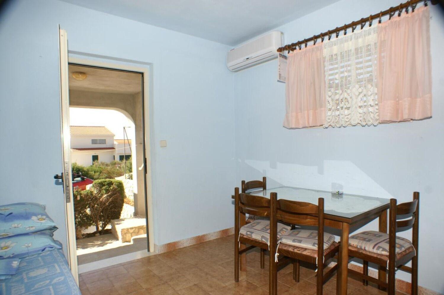 One-Bedroom Apartment - Ground Floor photo 3