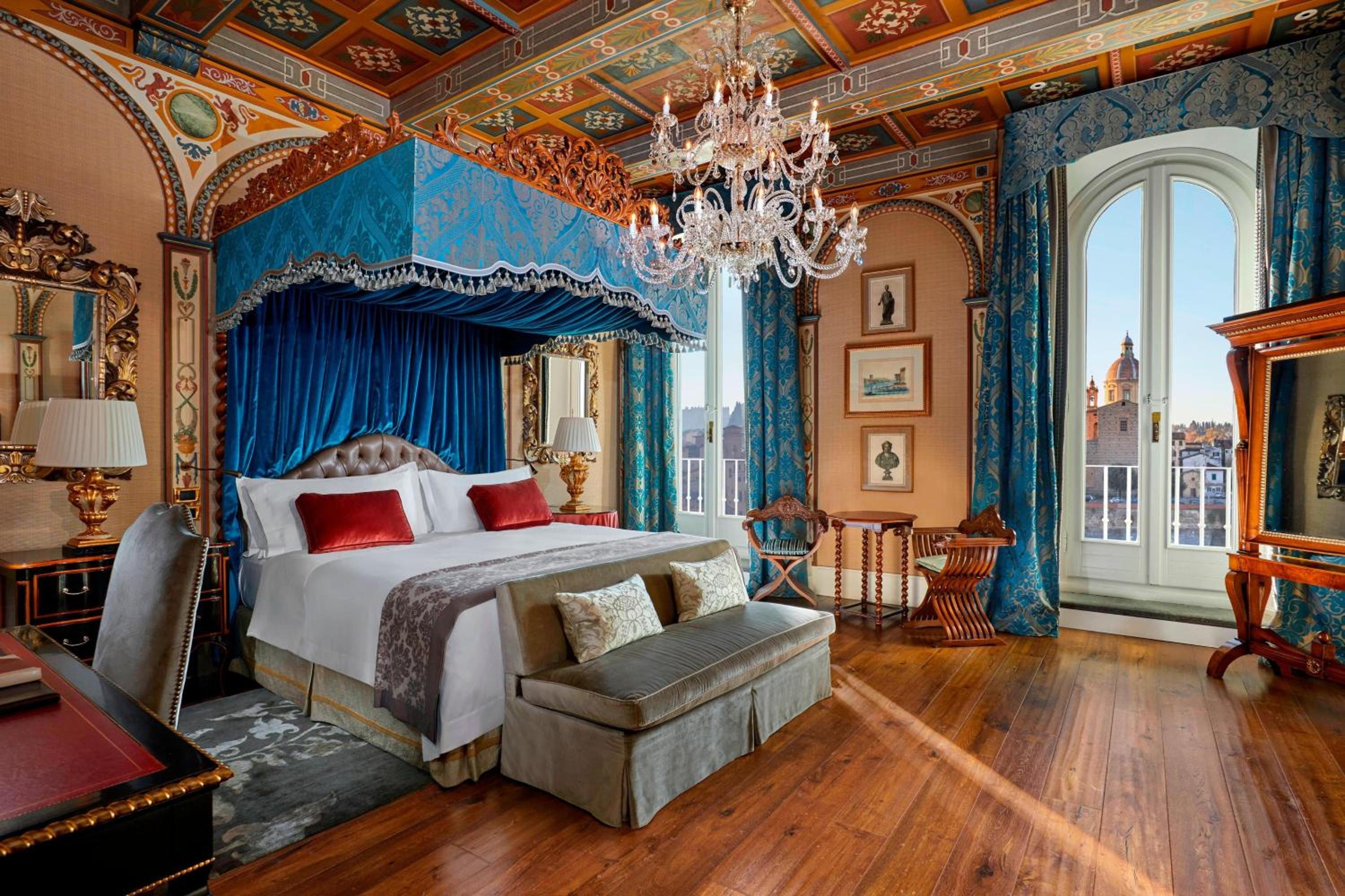 Royal, Suite, 1 King