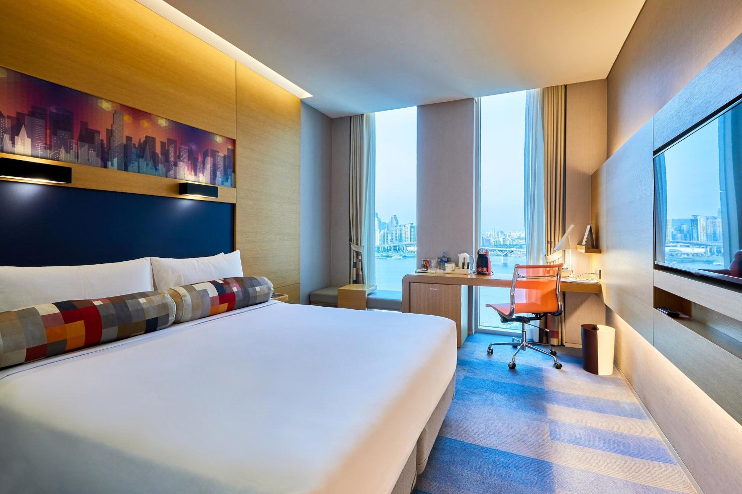 Aloft River, Guest room, 1 King, River view photo 2