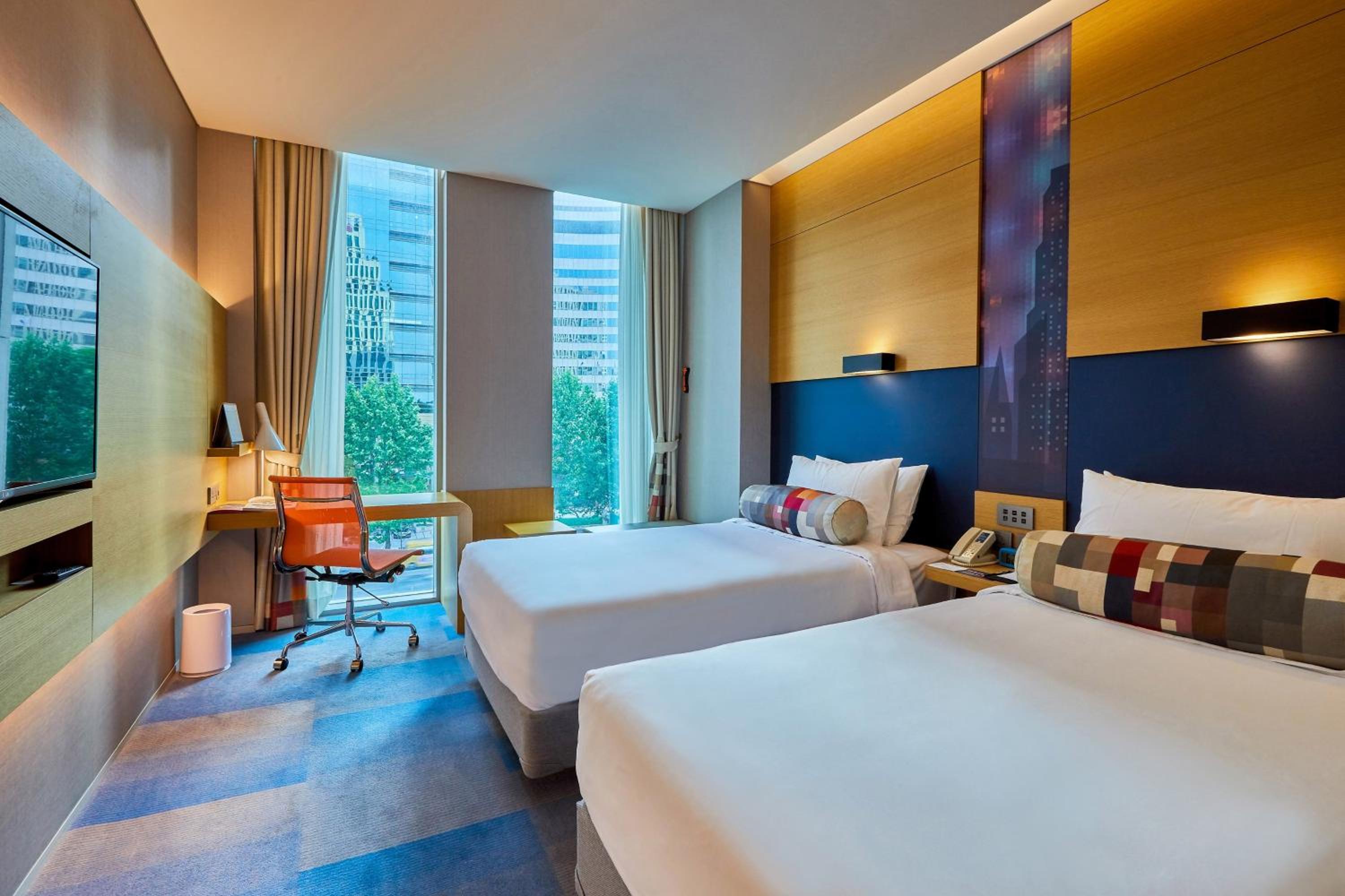 Aloft Urban, Guest room, 2 Twin/Single Bed(s), City view photo 2