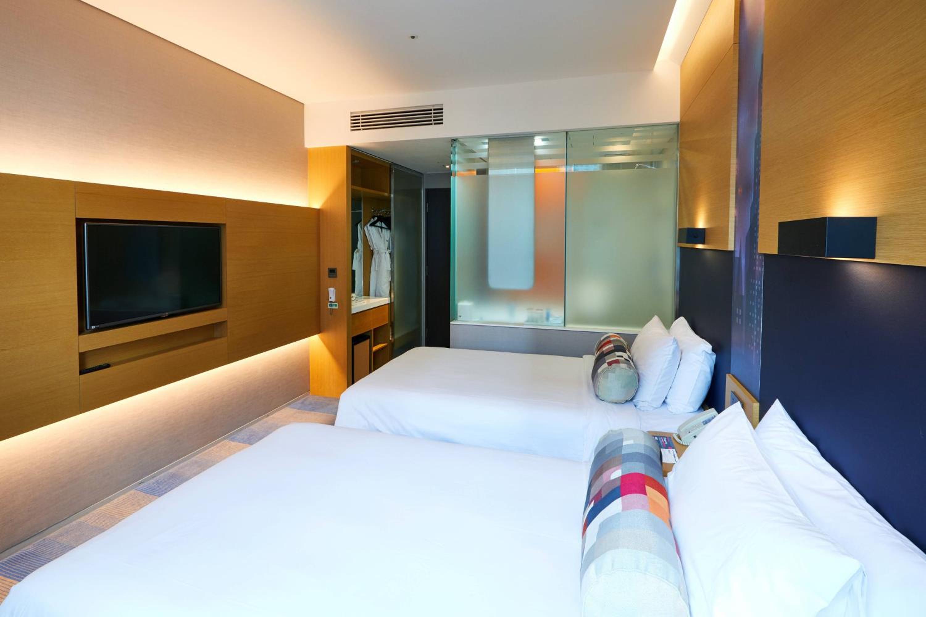 Aloft Urban, Guest room, 2 Twin/Single Bed(s), City view photo 3