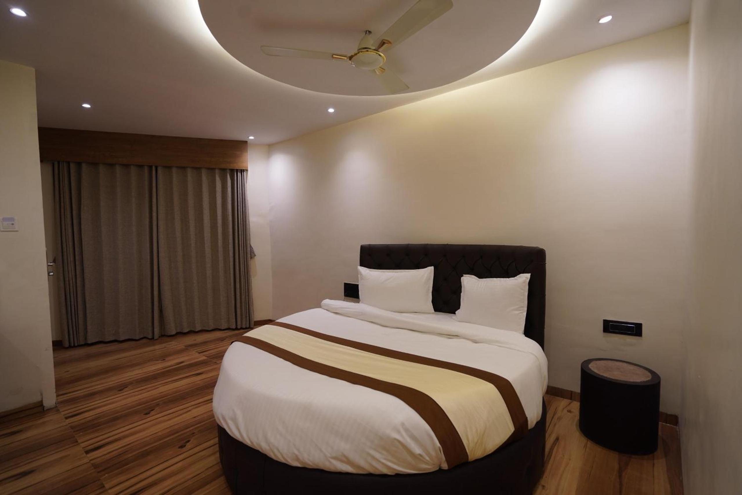 Queen Room