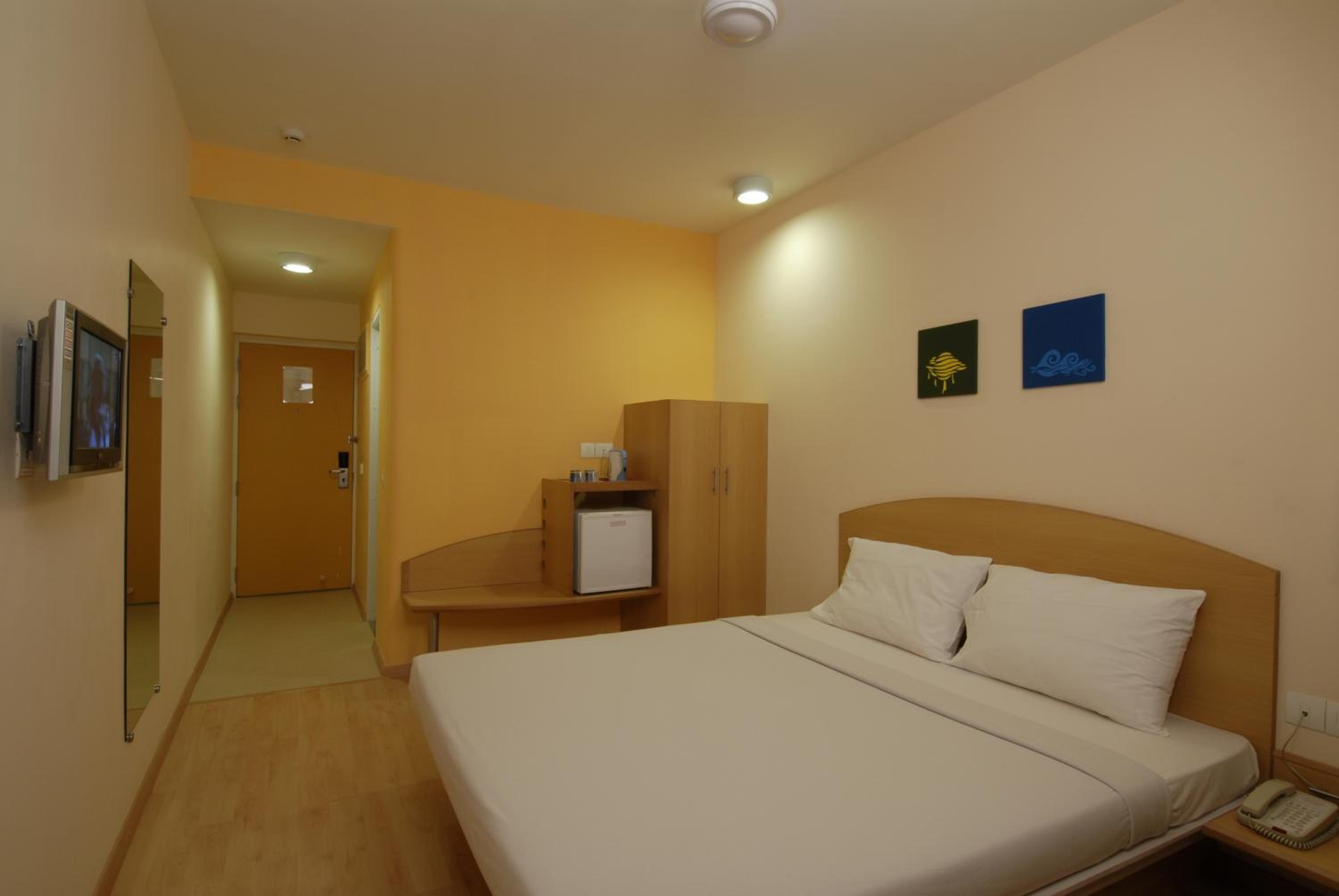 Queen Room - Photo 5