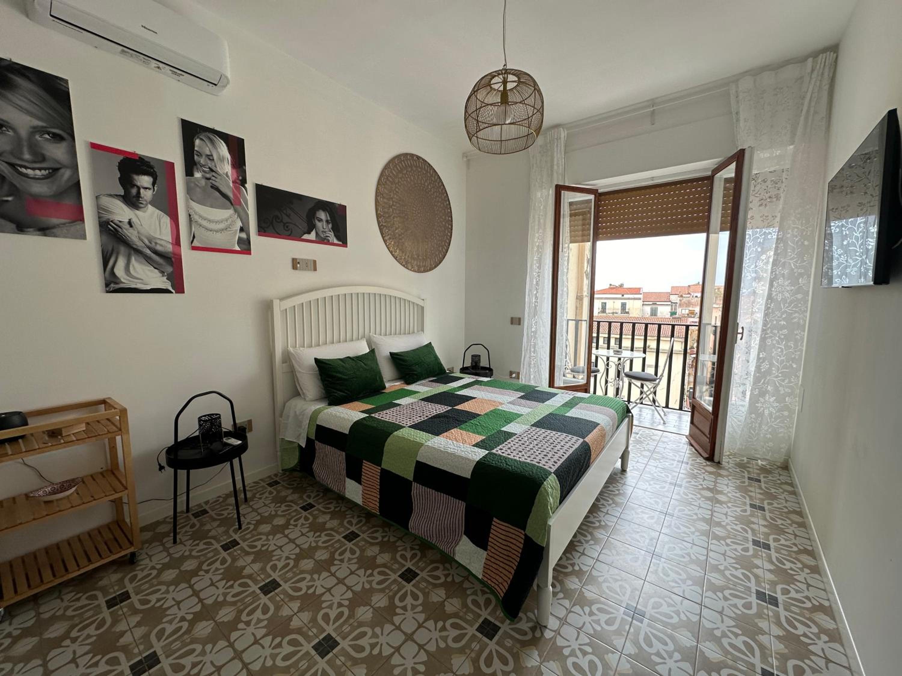 Family Suite with Balcony - Photo 16