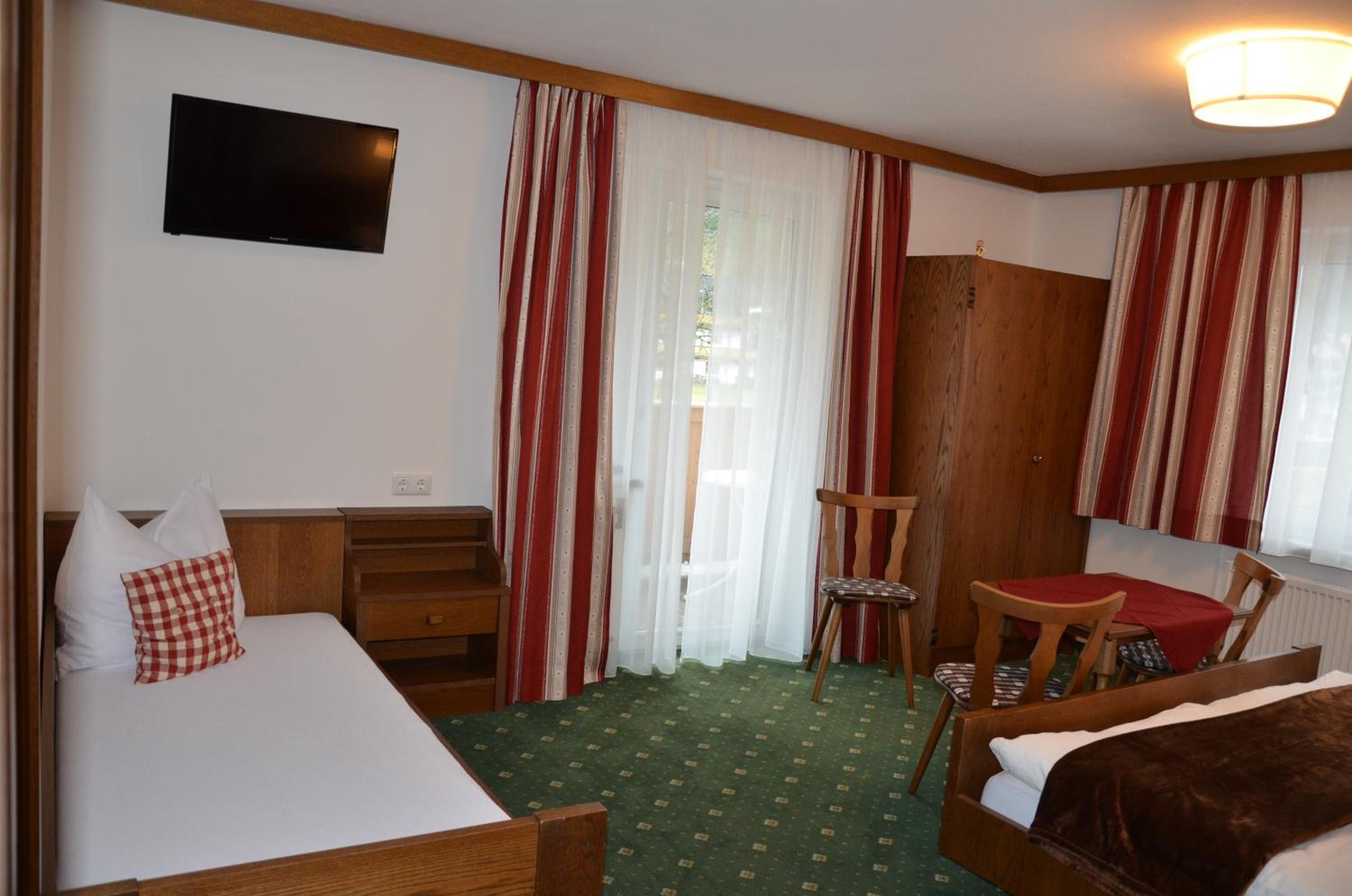 Triple Room photo 2