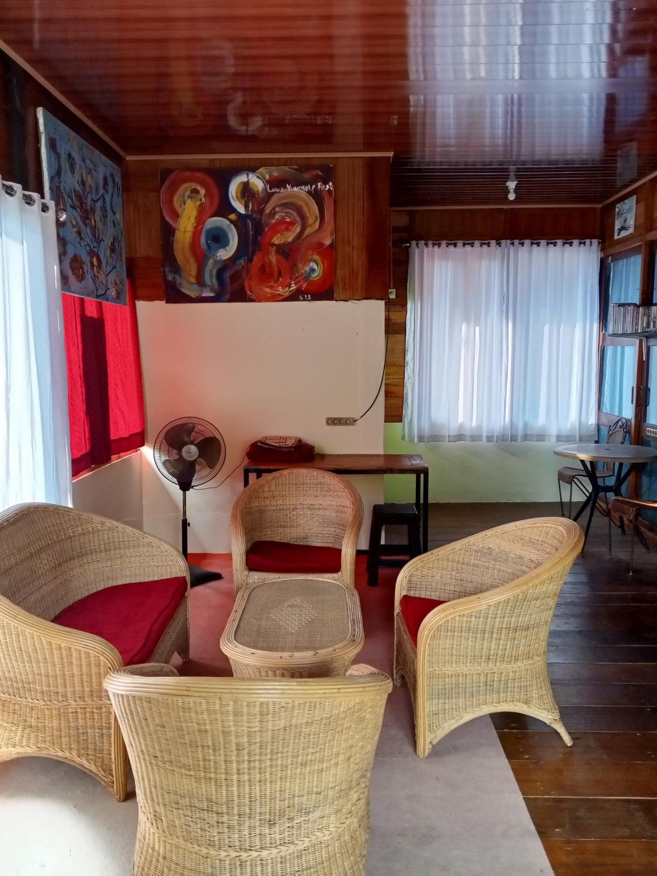 Family Room - Photo 4