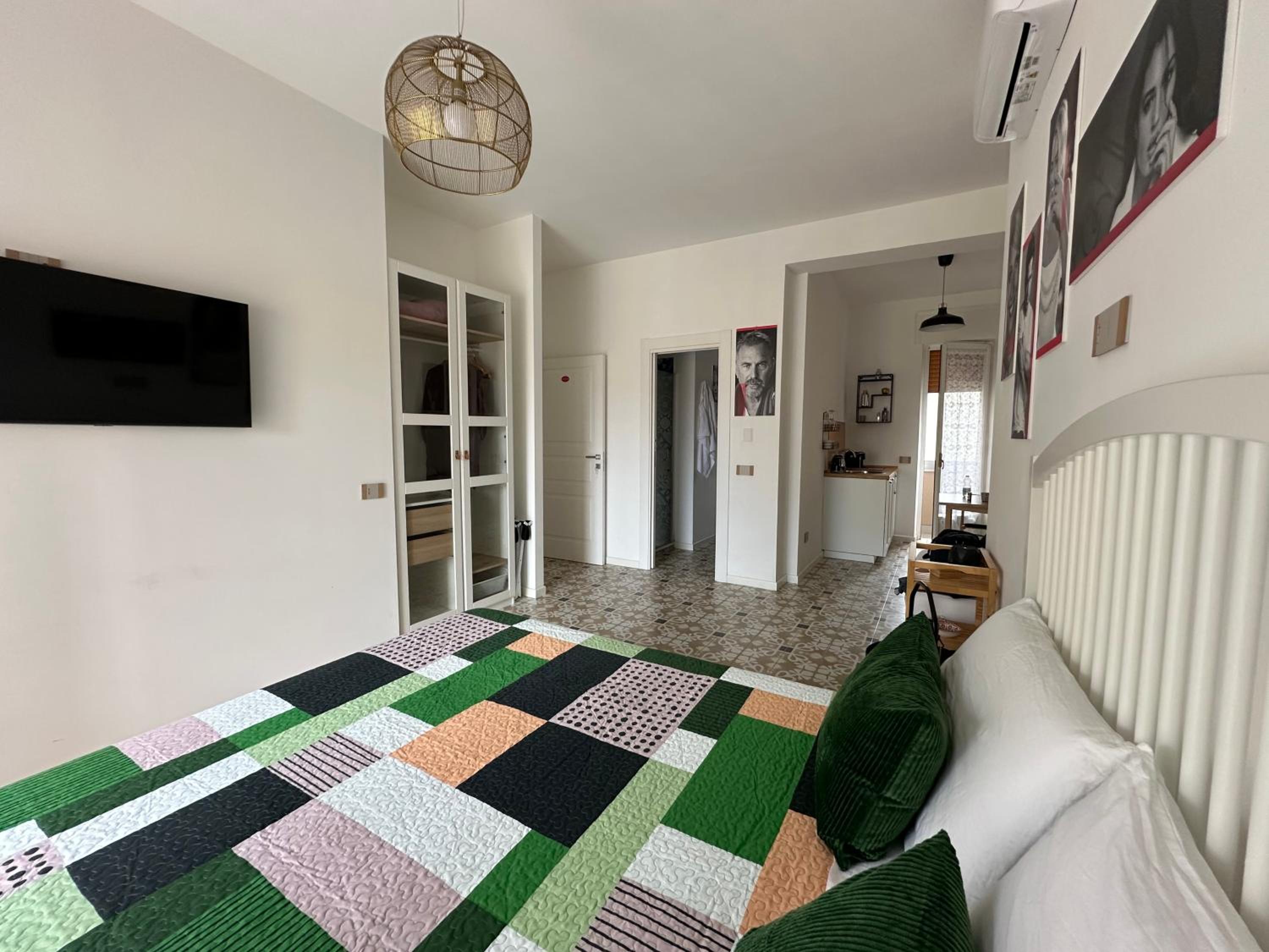 Family Suite with Balcony - Photo 17