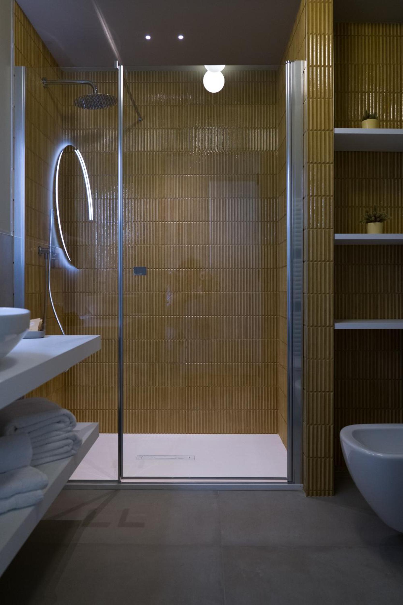 King Suite with Sea View - Photo 26