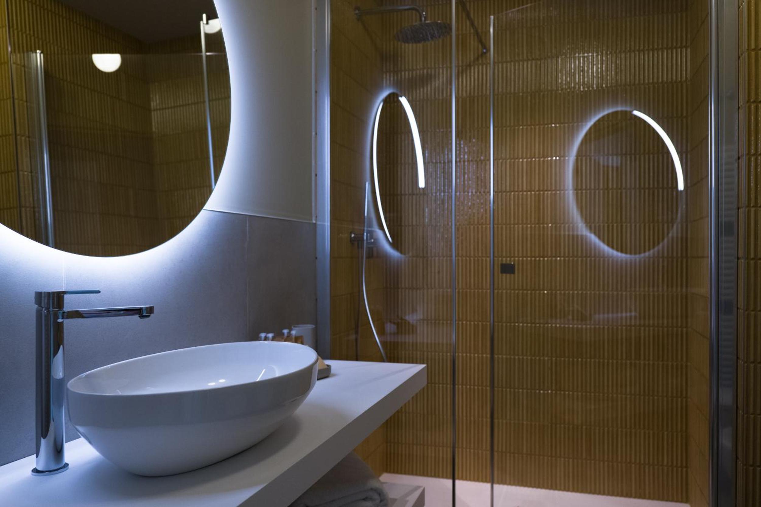 King Suite with Sea View - Photo 9