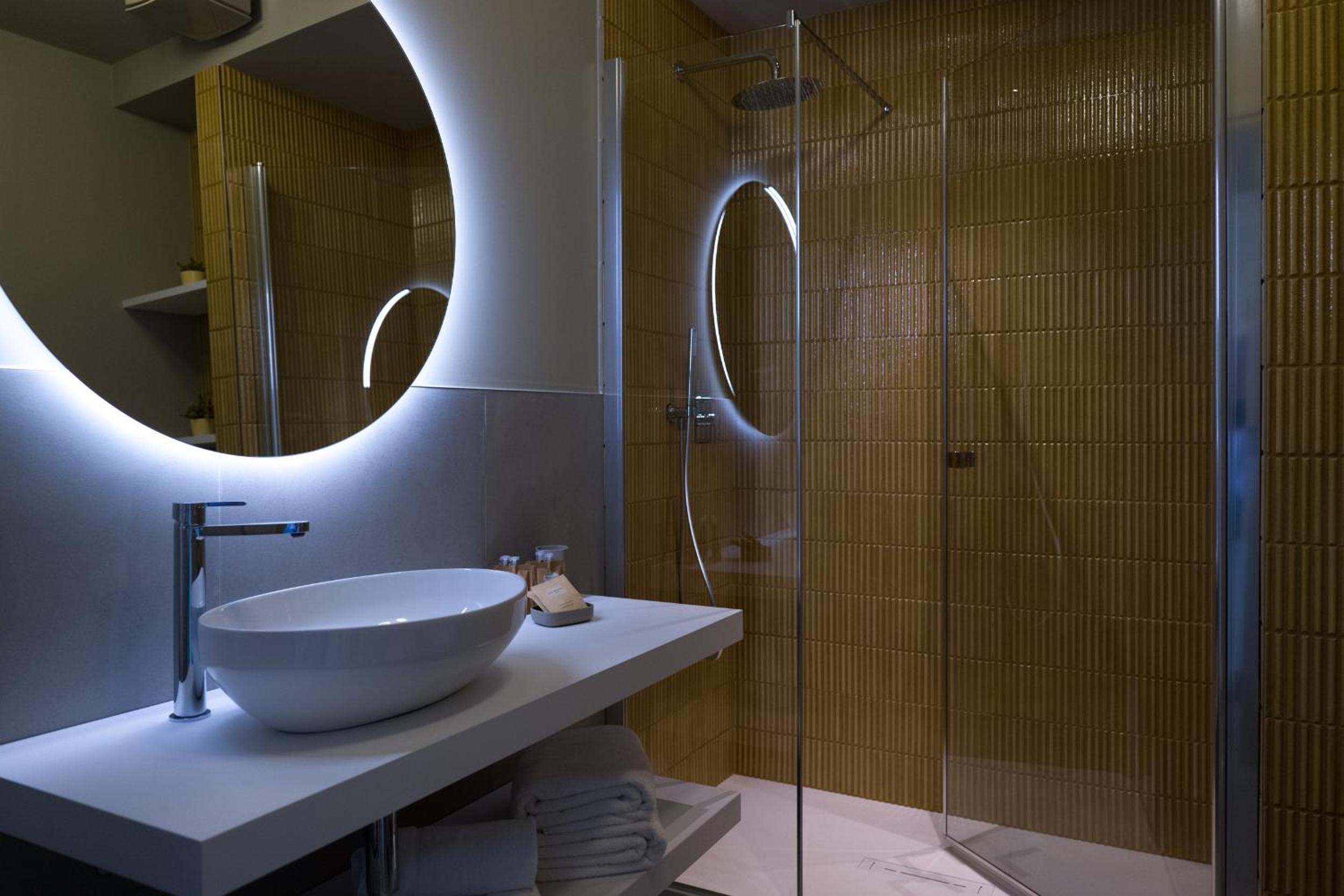 King Suite with Sea View - Photo 8