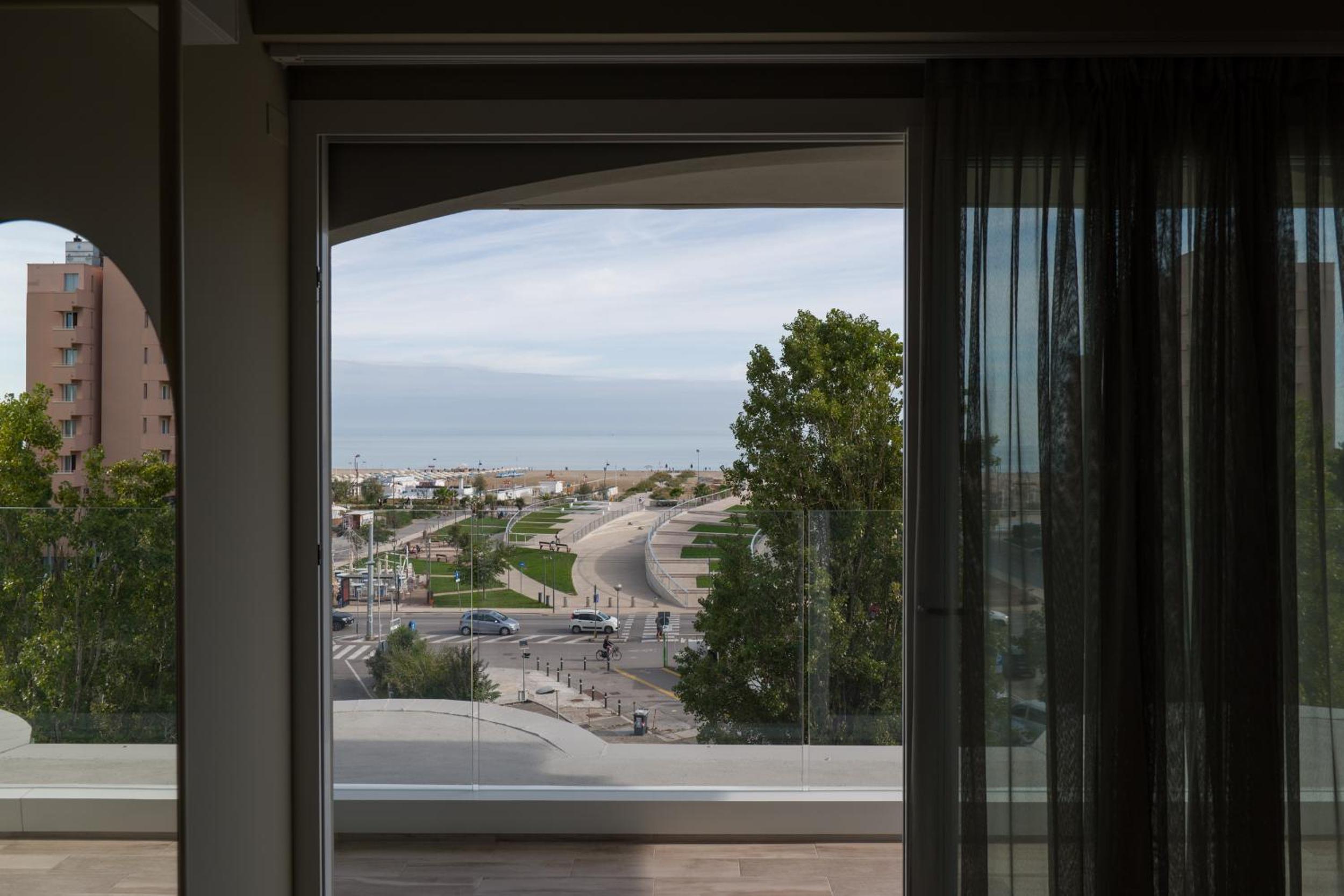 King Suite with Sea View - Photo 12