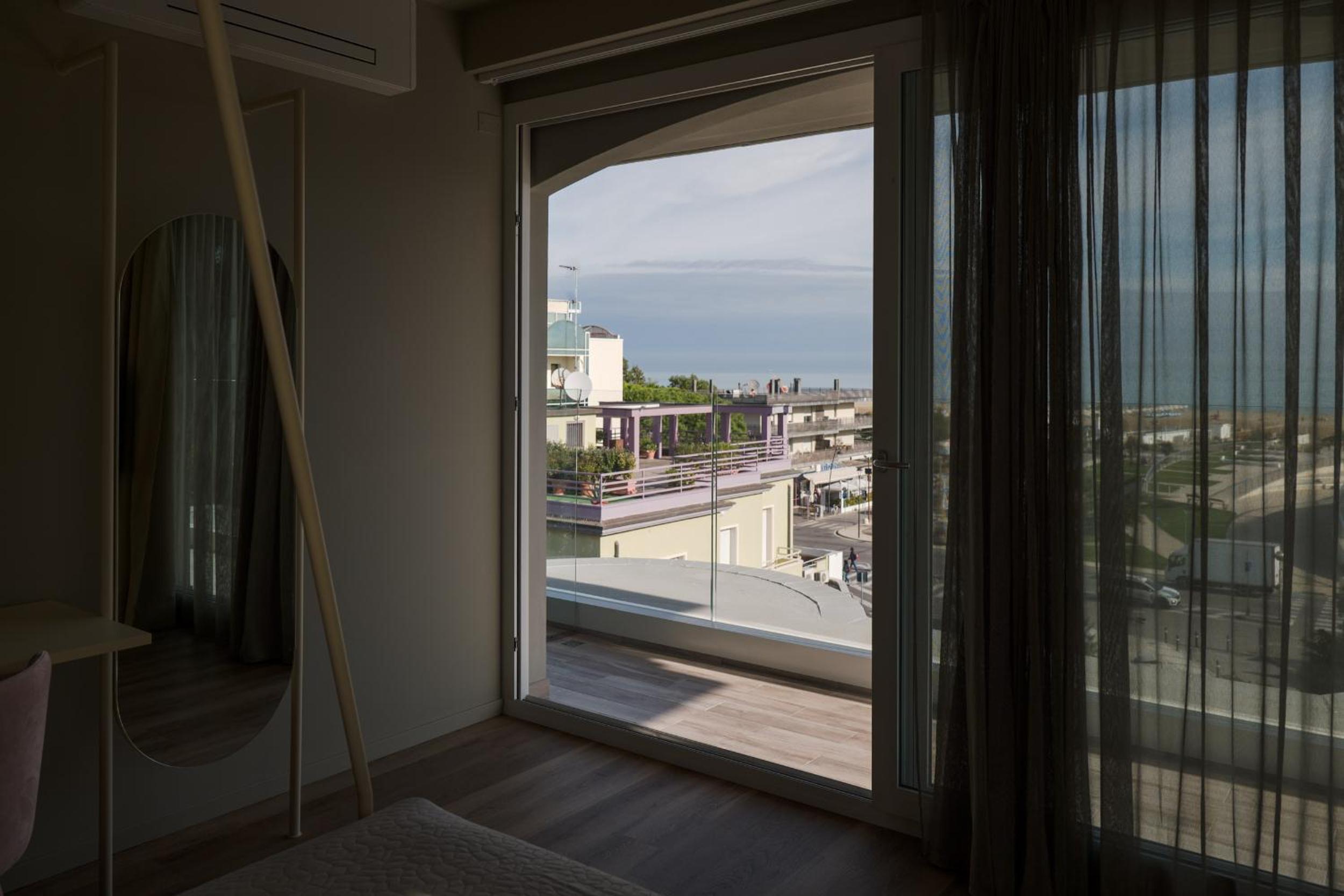 King Suite with Sea View - Photo 18