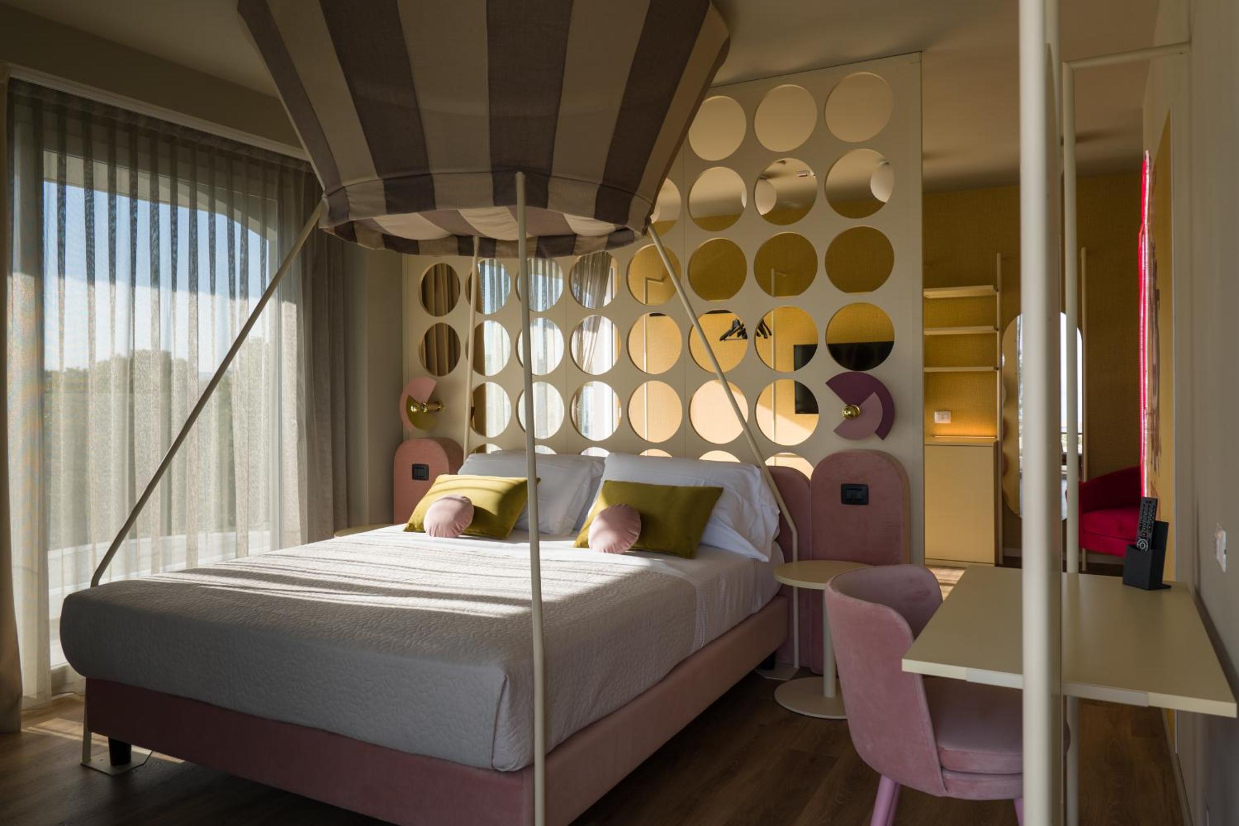 King Suite with Sea View - Photo 25