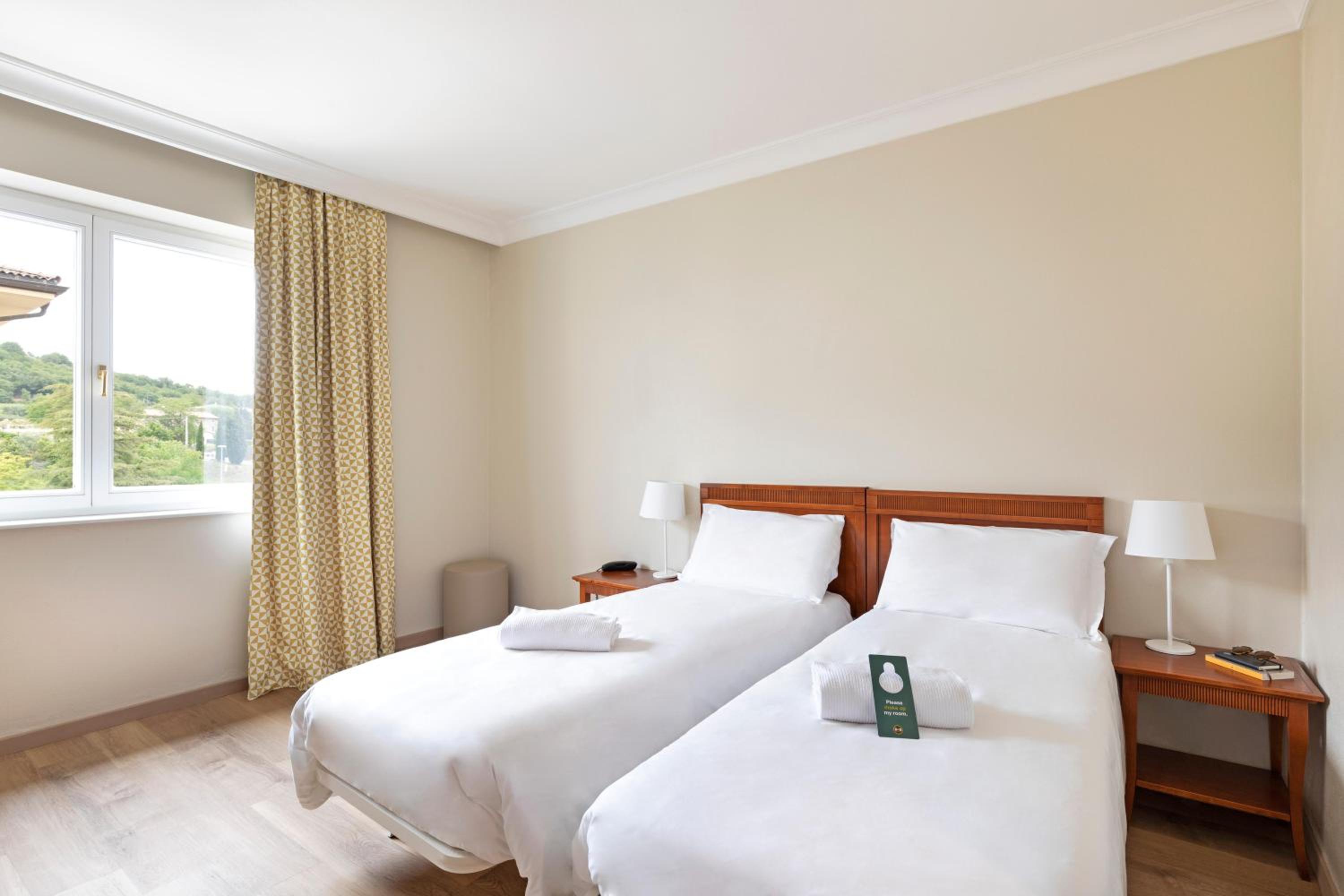 Twin Room - Photo 5