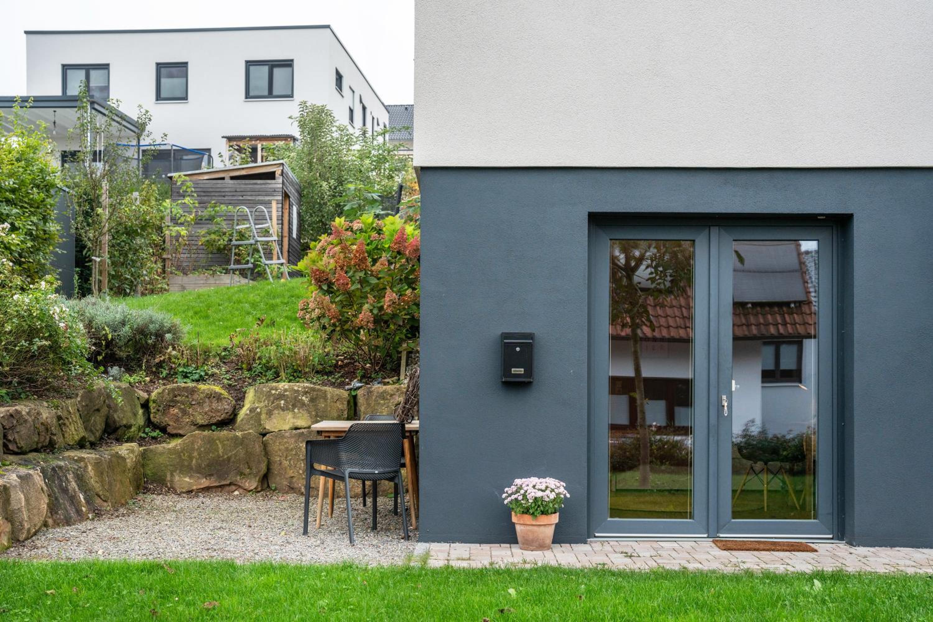 One-Bedroom Apartment with Garden View photo 2