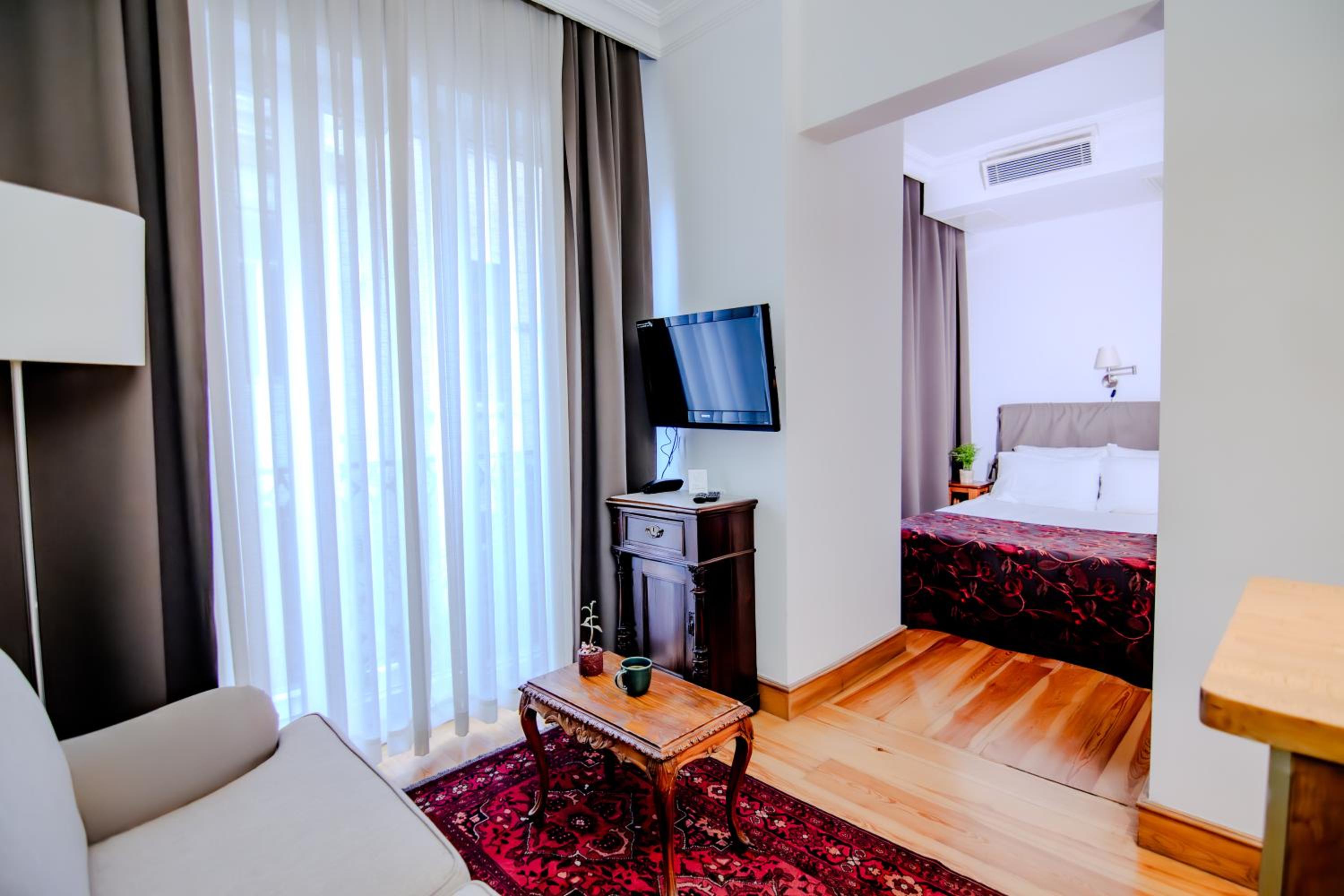 Suite with Kitchenette photo 1