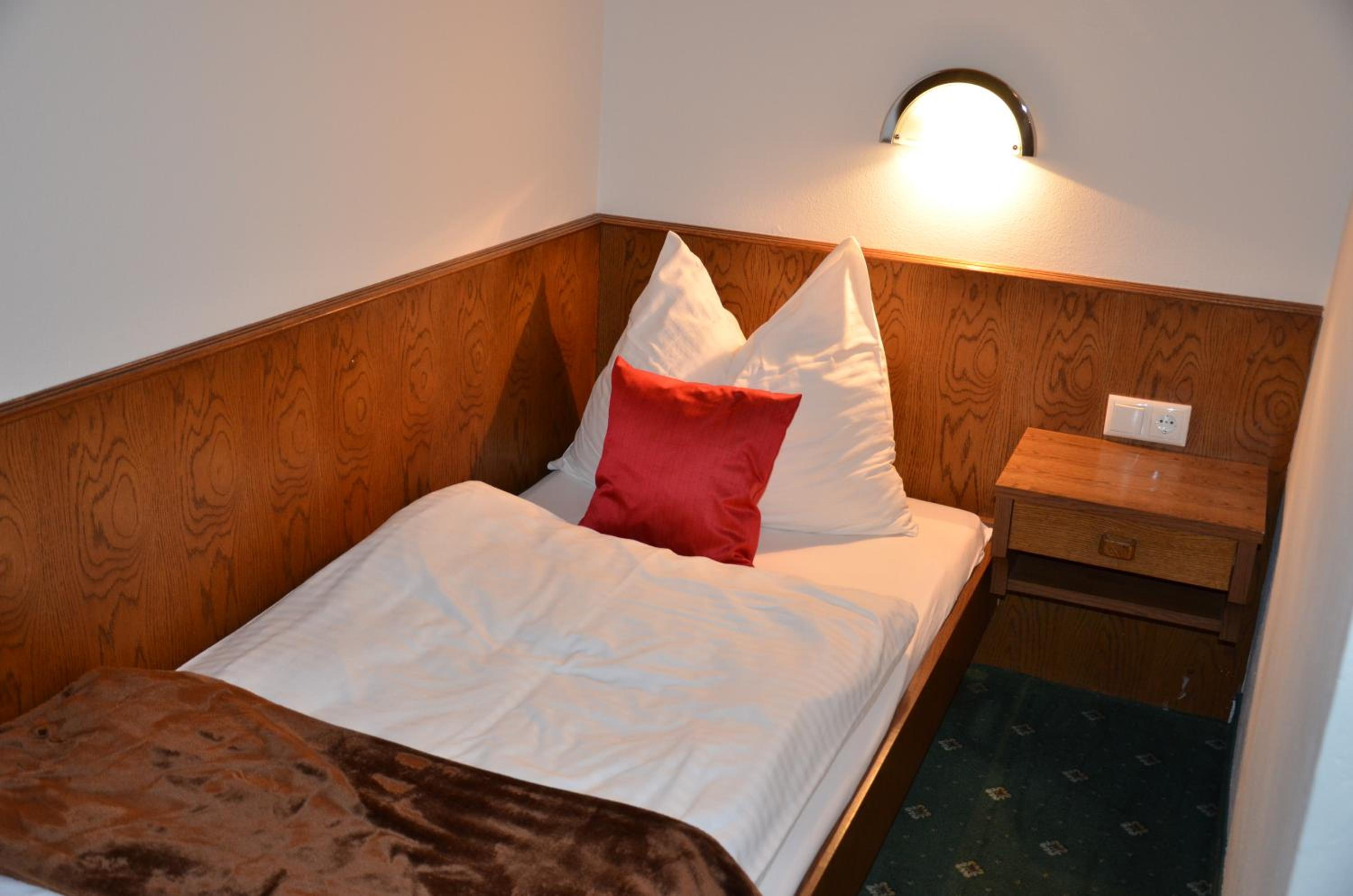 Small Single Room photo 1