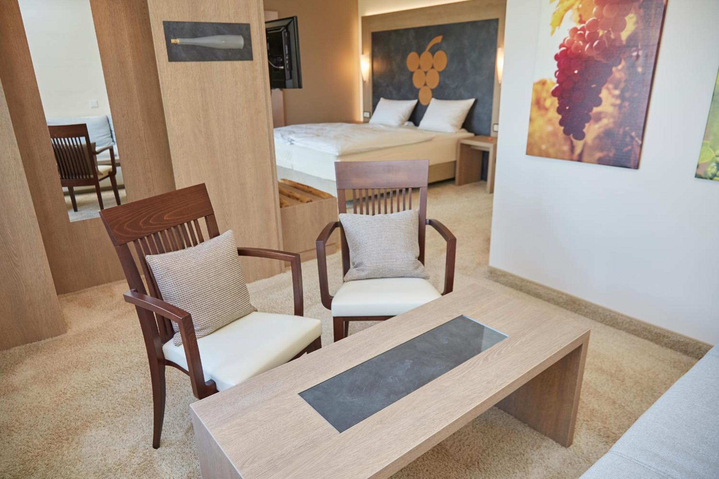 Double Room with Shower - Non-Smoking  - Photo 7
