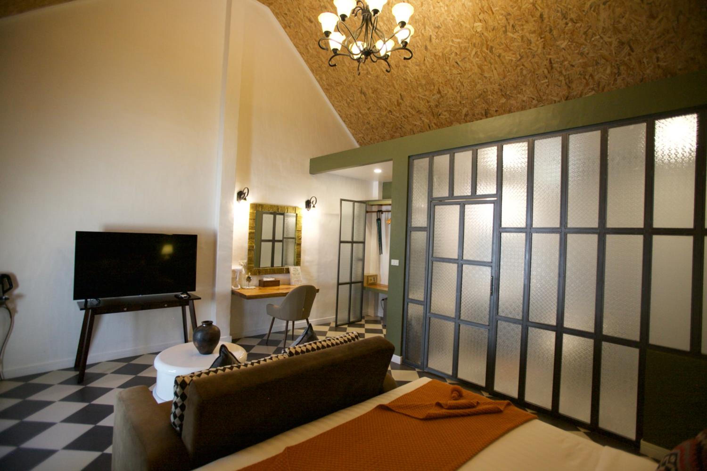 Urban Terrace - Photo 12