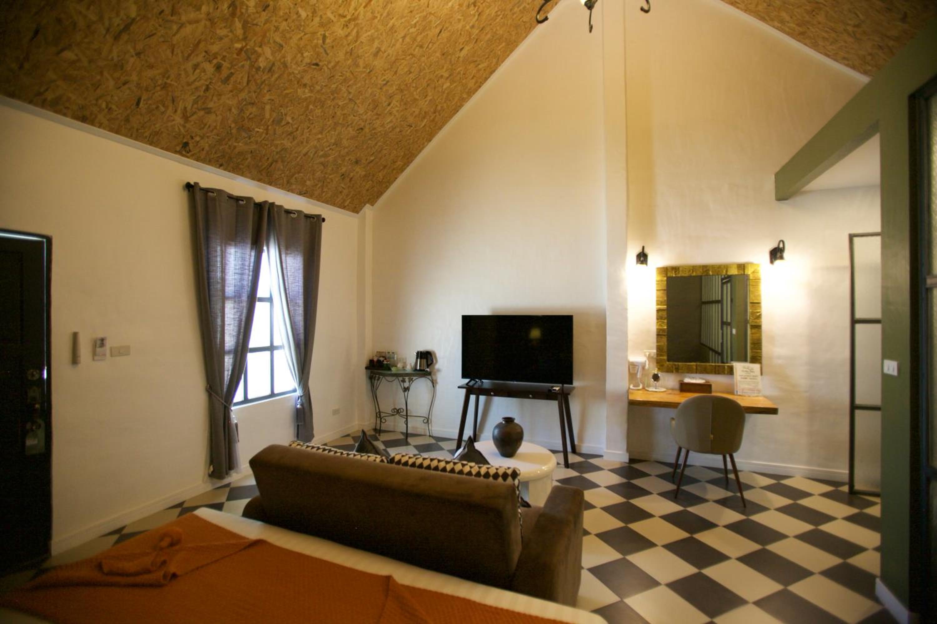 Urban Terrace - Photo 11