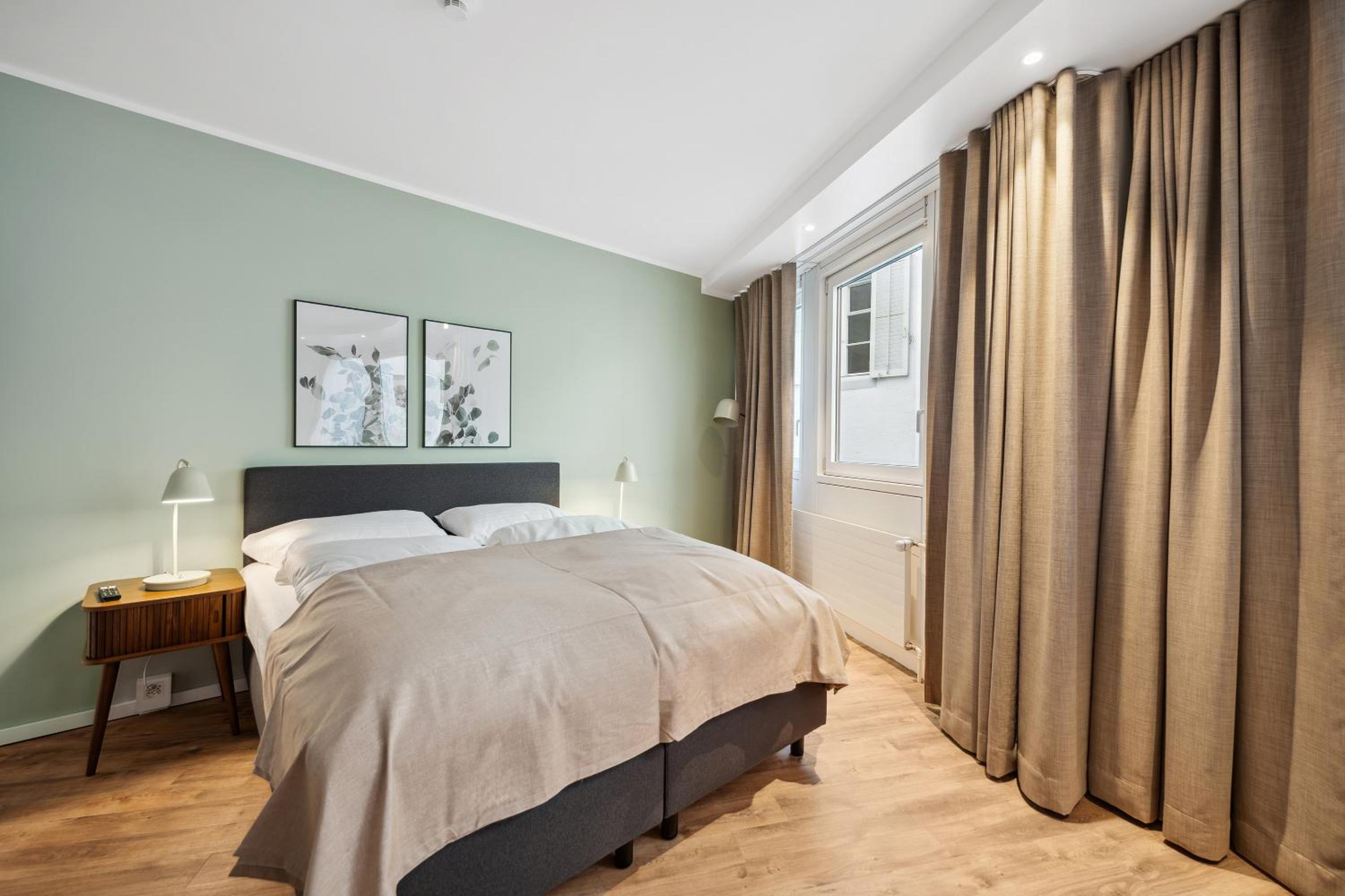 Suite - Wheelchair accessible photo 2