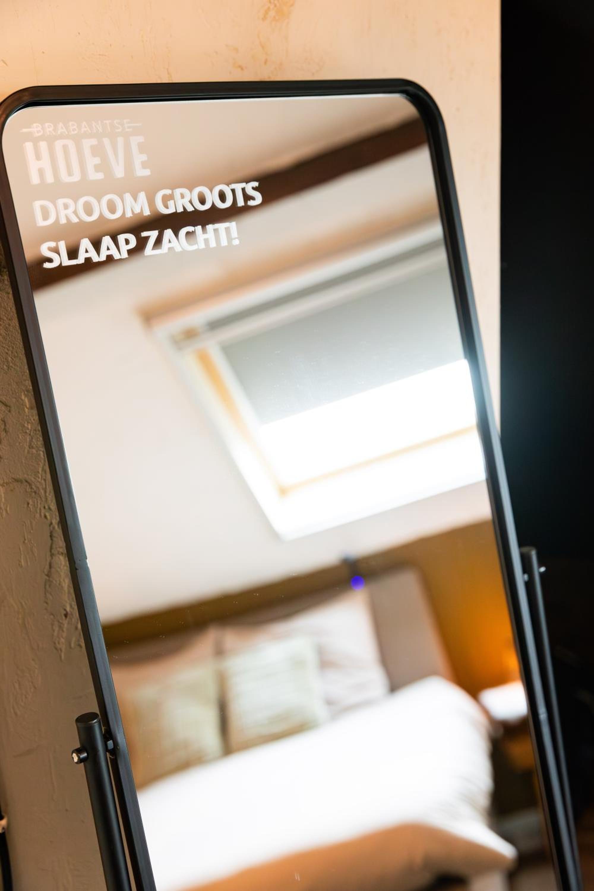 Standard Double or Twin Room - Photo 9