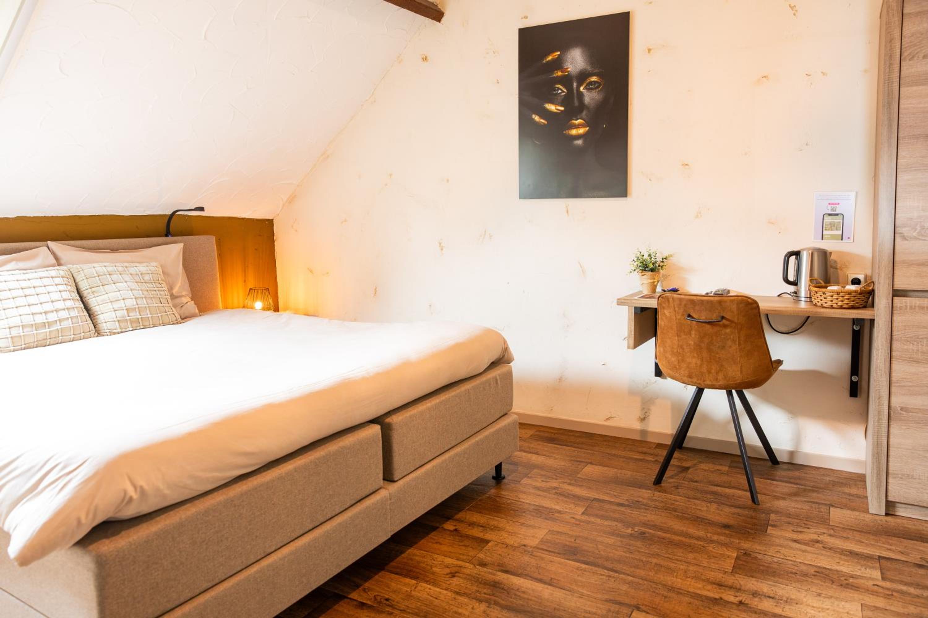 Standard Double or Twin Room - Photo 5
