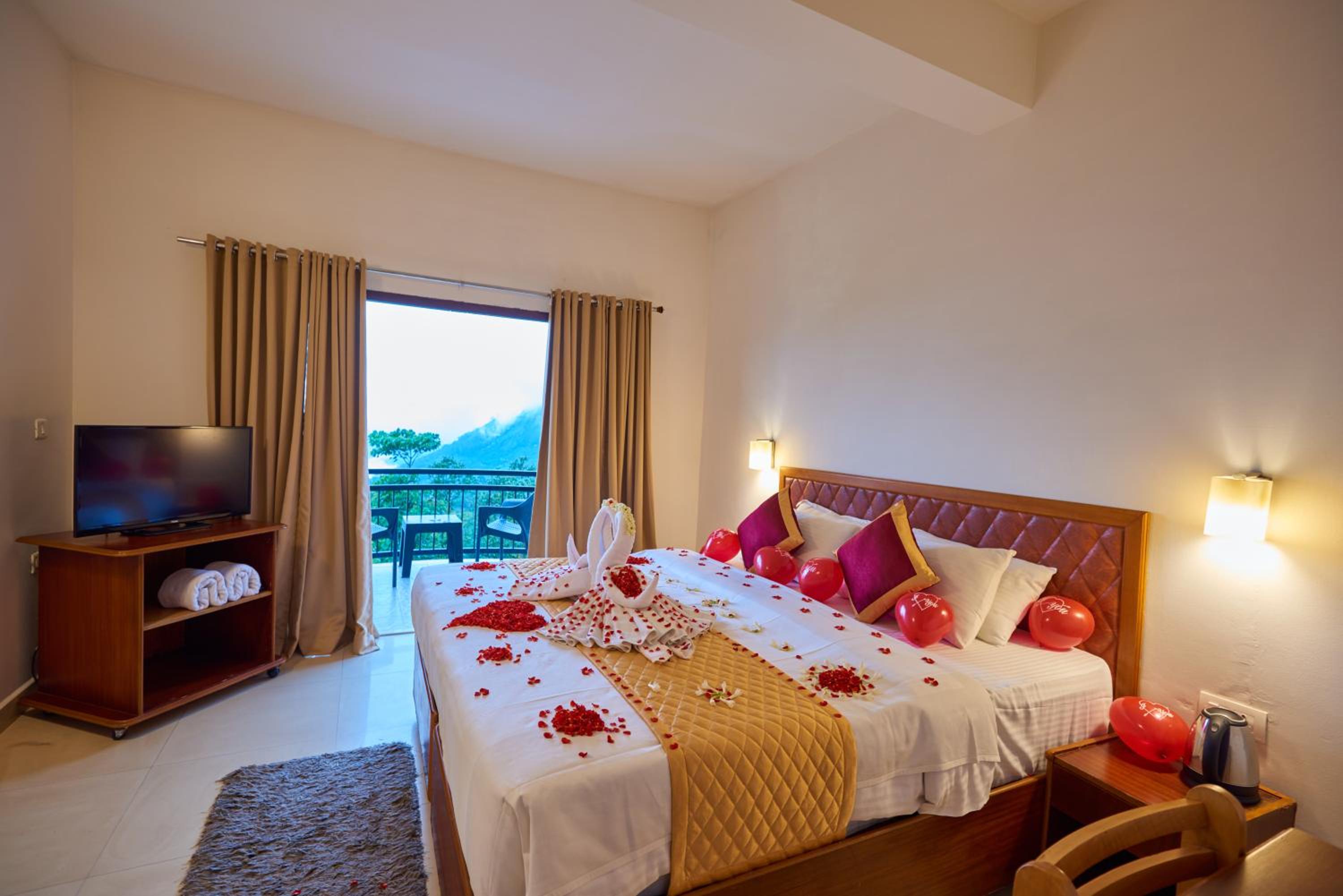 Mountain View Room - Photo 17