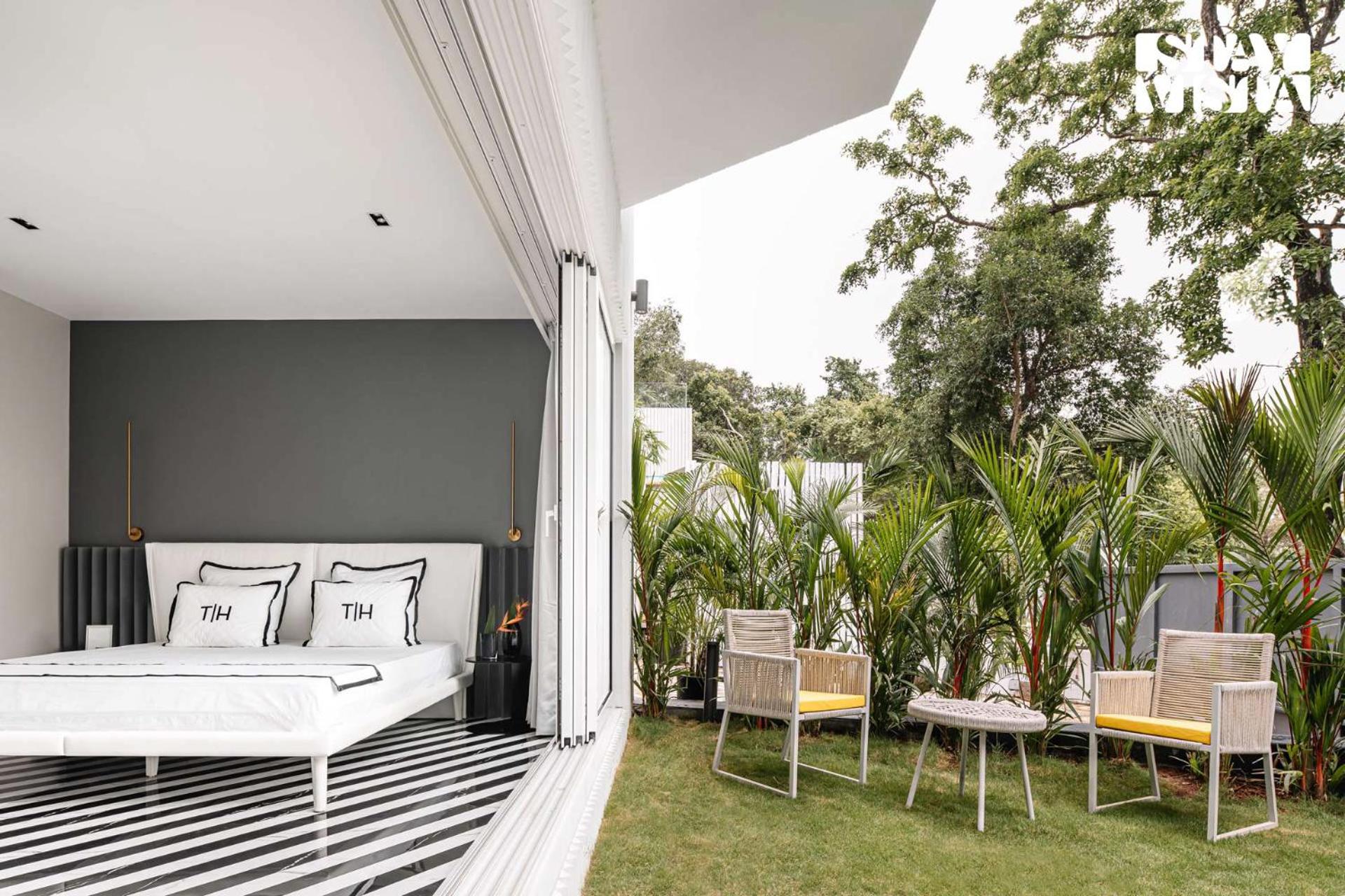 Villa photo 1